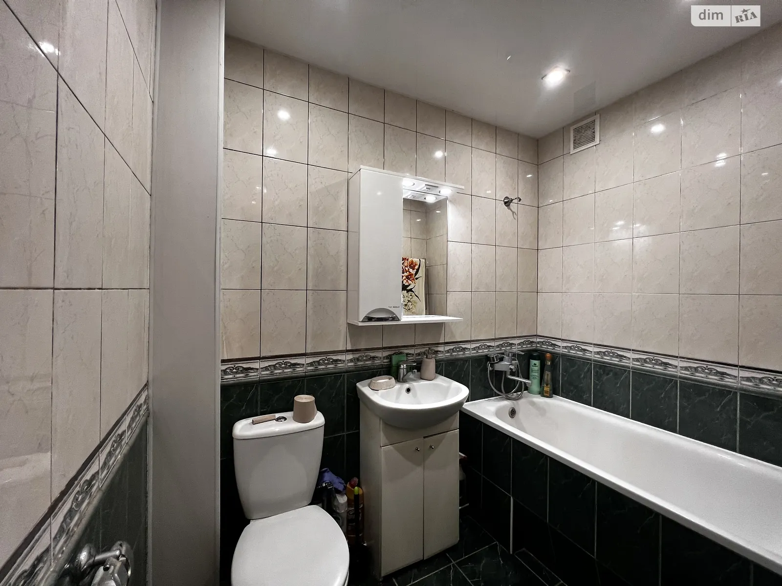 Продается 3-комнатная квартира 64 кв. м в Виннице, просп. Космонавтов - фото 1