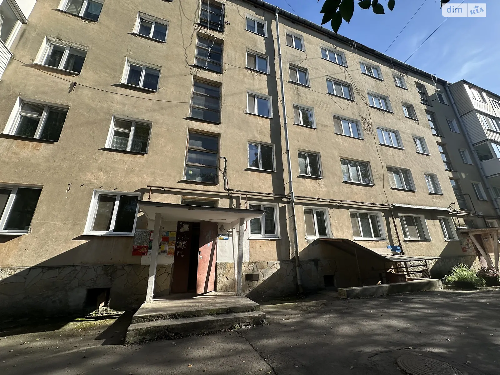 Продается 3-комнатная квартира 60 кв. м в Ровно, просп. Мира, 27 - фото 1