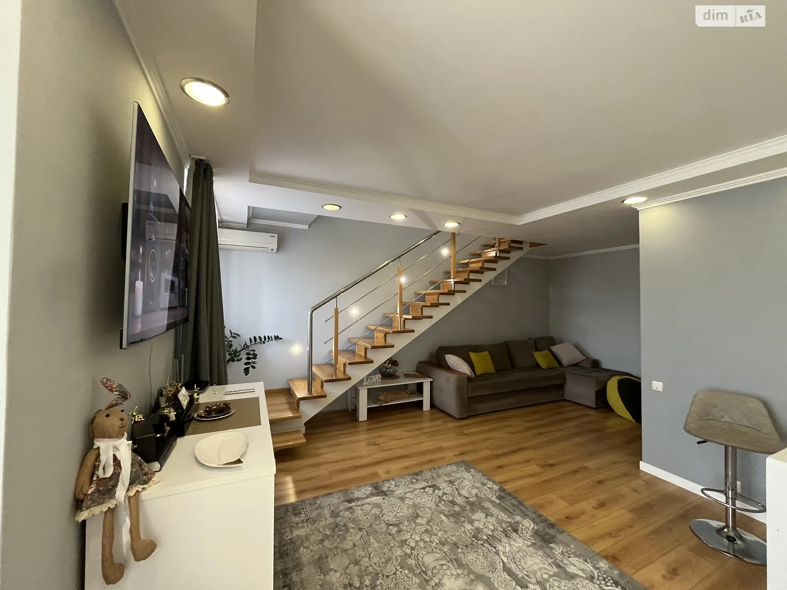 Продається 3-кімнатна квартира 107.3 кв. м у Хмельницькому, вул. Зарічанська, 11Б - фото 1