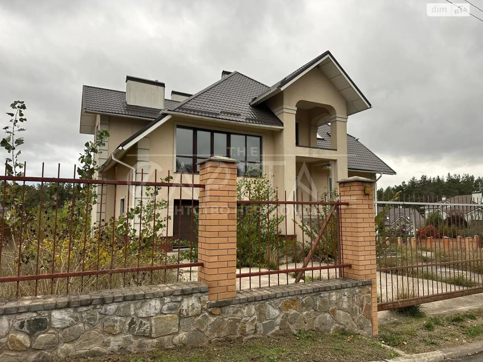 Продається будинок 3 поверховий 696 кв. м з терасою, цена: 220000 $ - фото 1