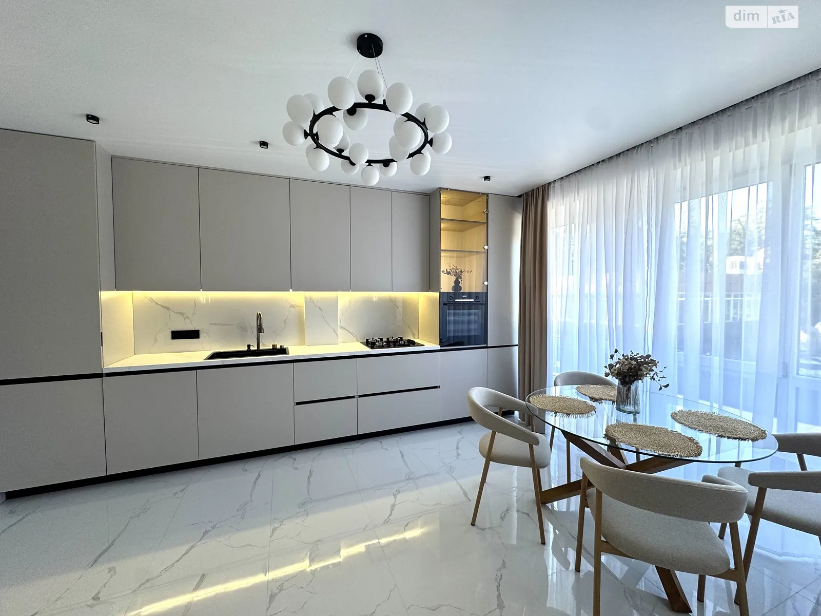 Продається 2-кімнатна квартира 68 кв. м у Ірпені, вул. Виговського(Суворова), 2 - фото 1