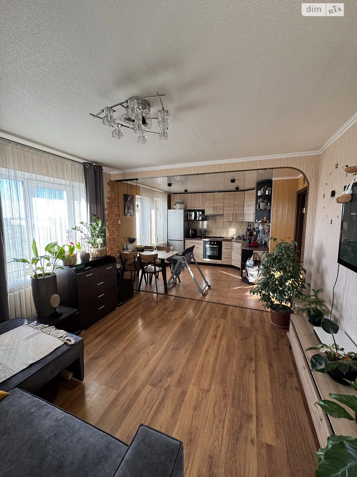 Продается 1-комнатная квартира 51 кв. м в Днепре, ул. Калиновая, 116 - фото 1