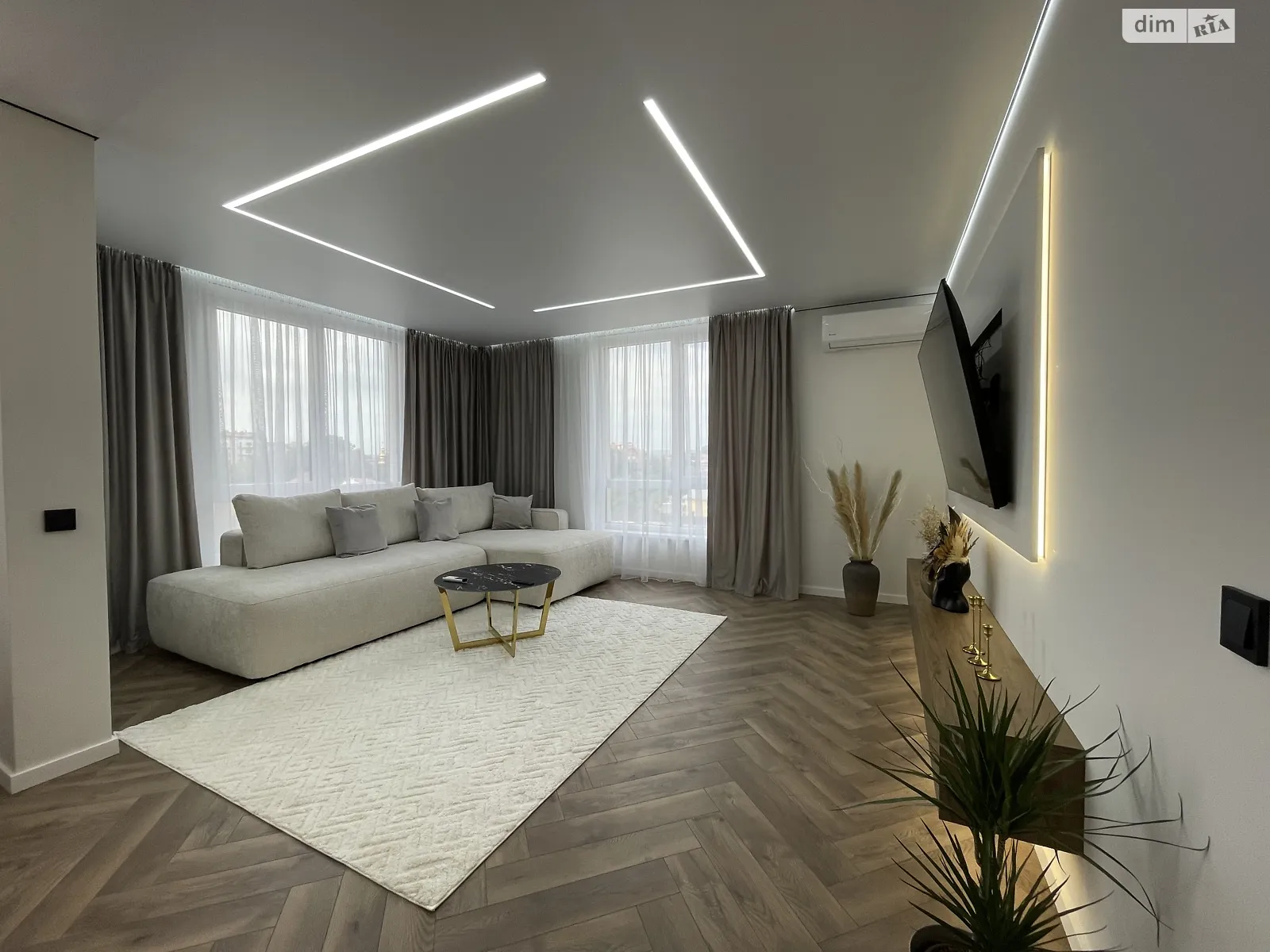 Продается 3-комнатная квартира 90 кв. м в Ивано-Франковске, ул. Юліана Пелеша(Крайковского) - фото 1