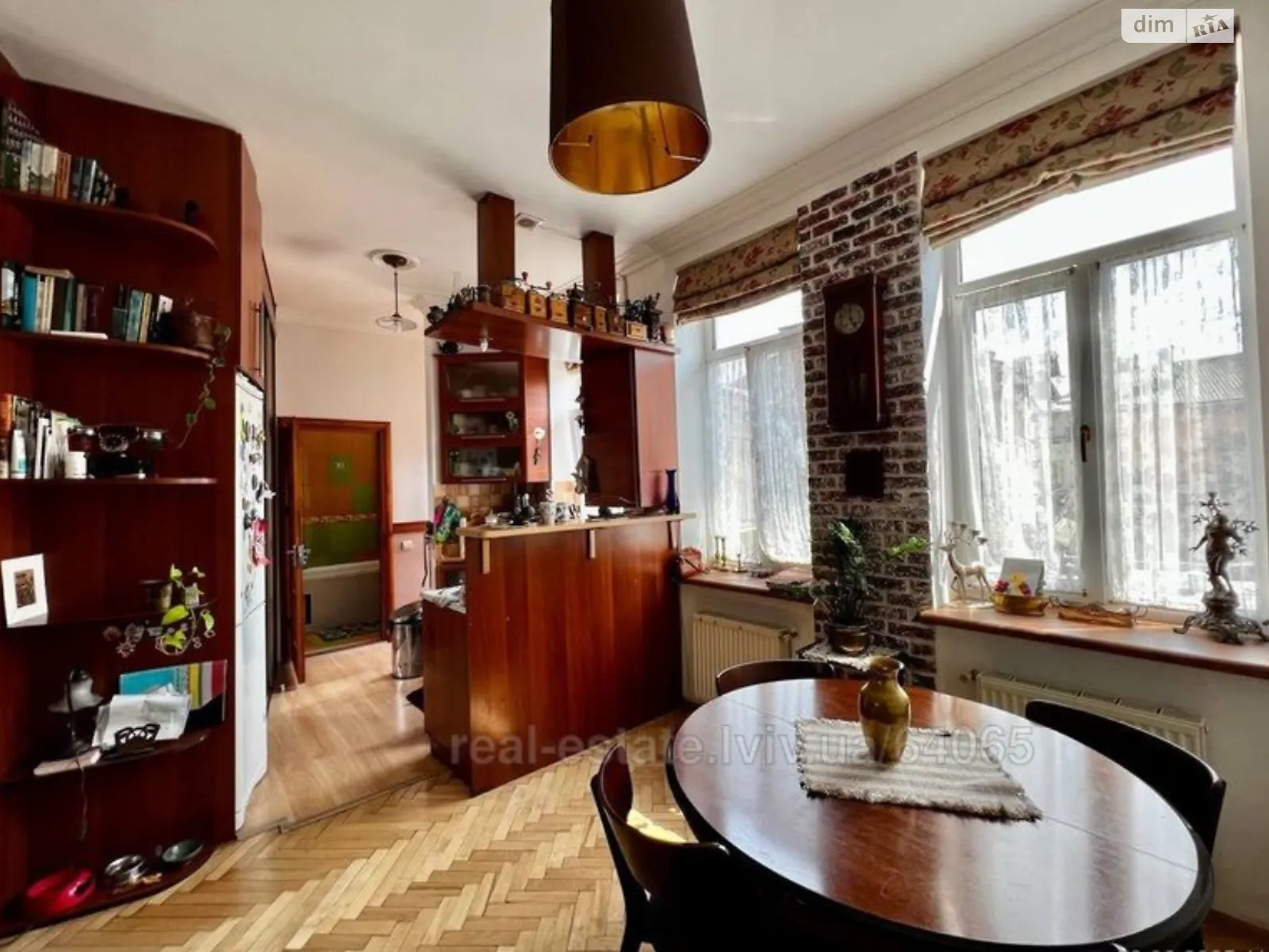 Продается 1-комнатная квартира 54.1 кв. м в Львове, ул. Турецкая, 1 - фото 1