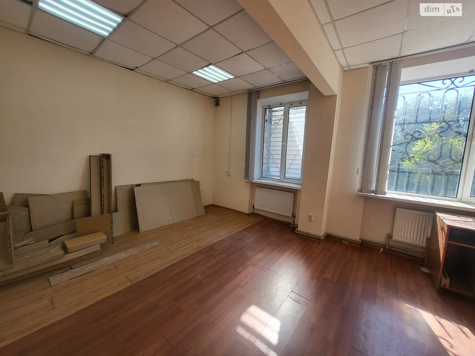 Сдается в аренду офис 23 кв. м в бизнес-центре, цена: 4600 грн - фото 1