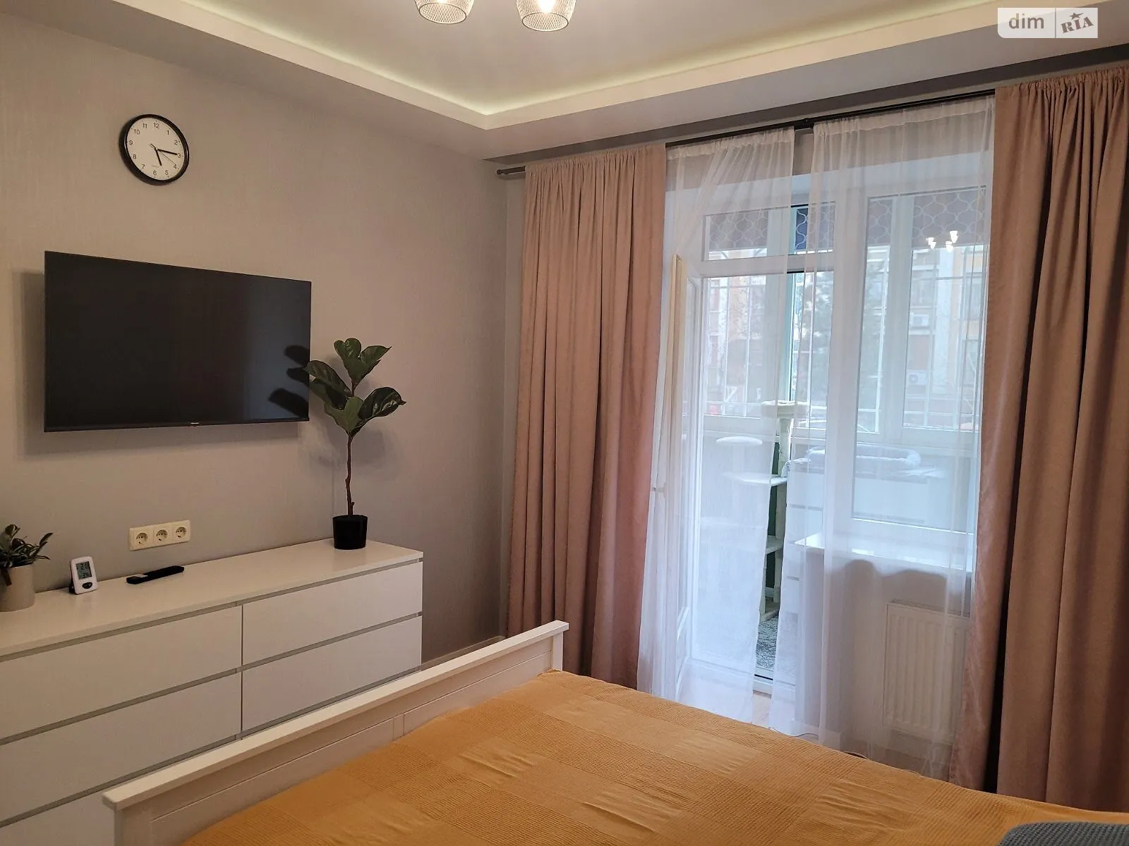 Продается 1-комнатная квартира 61.7 кв. м в Одессе, ул. Зоопарковая, 10 - фото 1