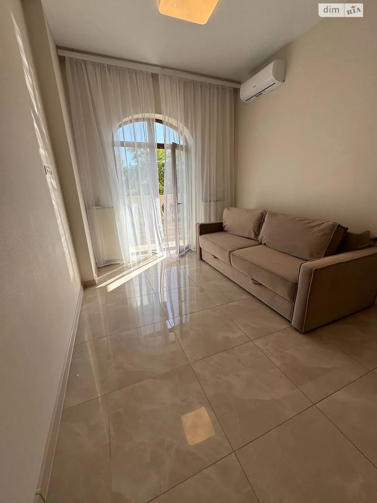 Продается 3-комнатная квартира 120 кв. м в Одессе, пер. Ониловой, 18 - фото 1