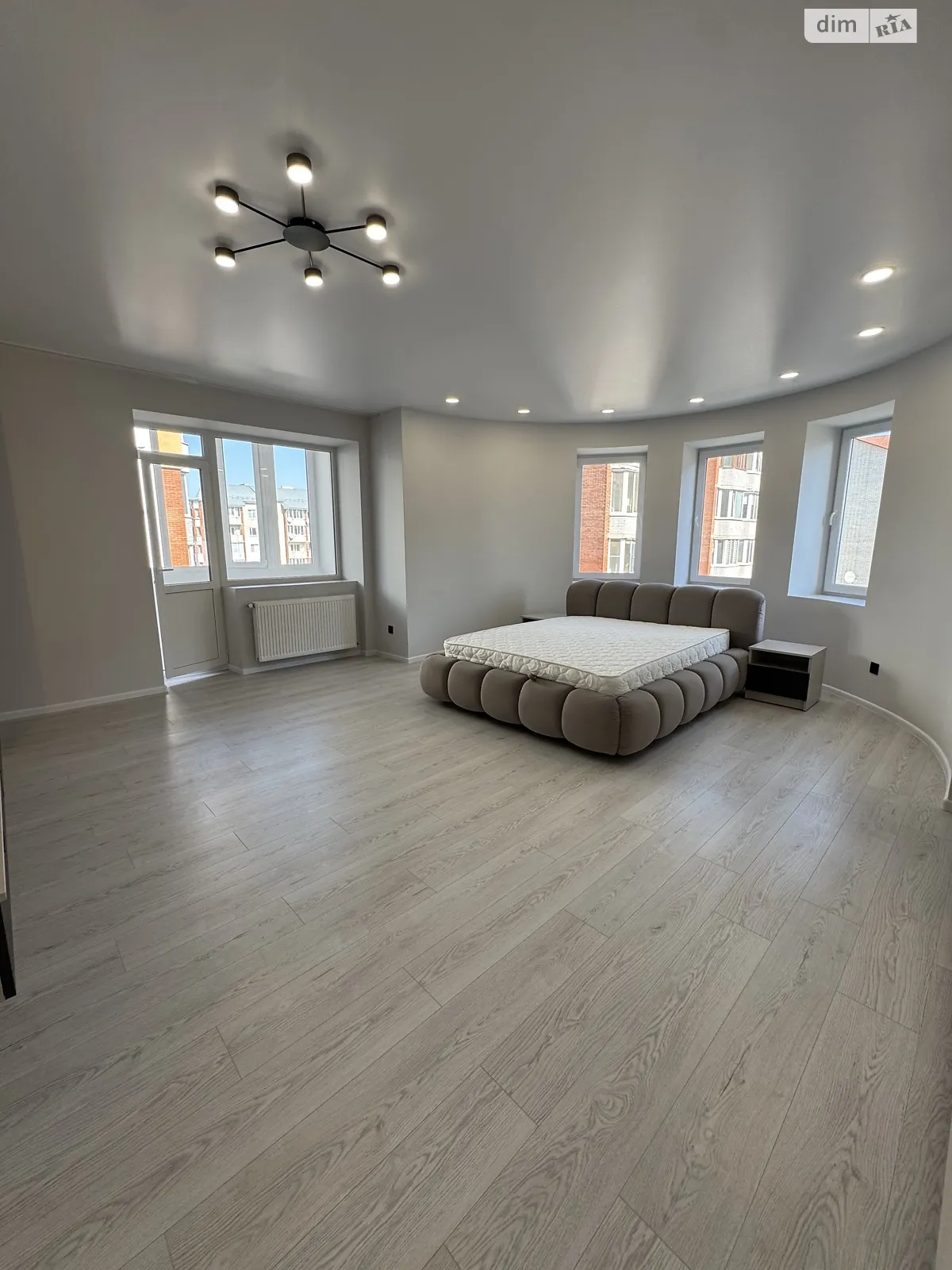 2-комнатная квартира 88 кв. м в Тернополе, ул. Карпенко, 36 - фото 1