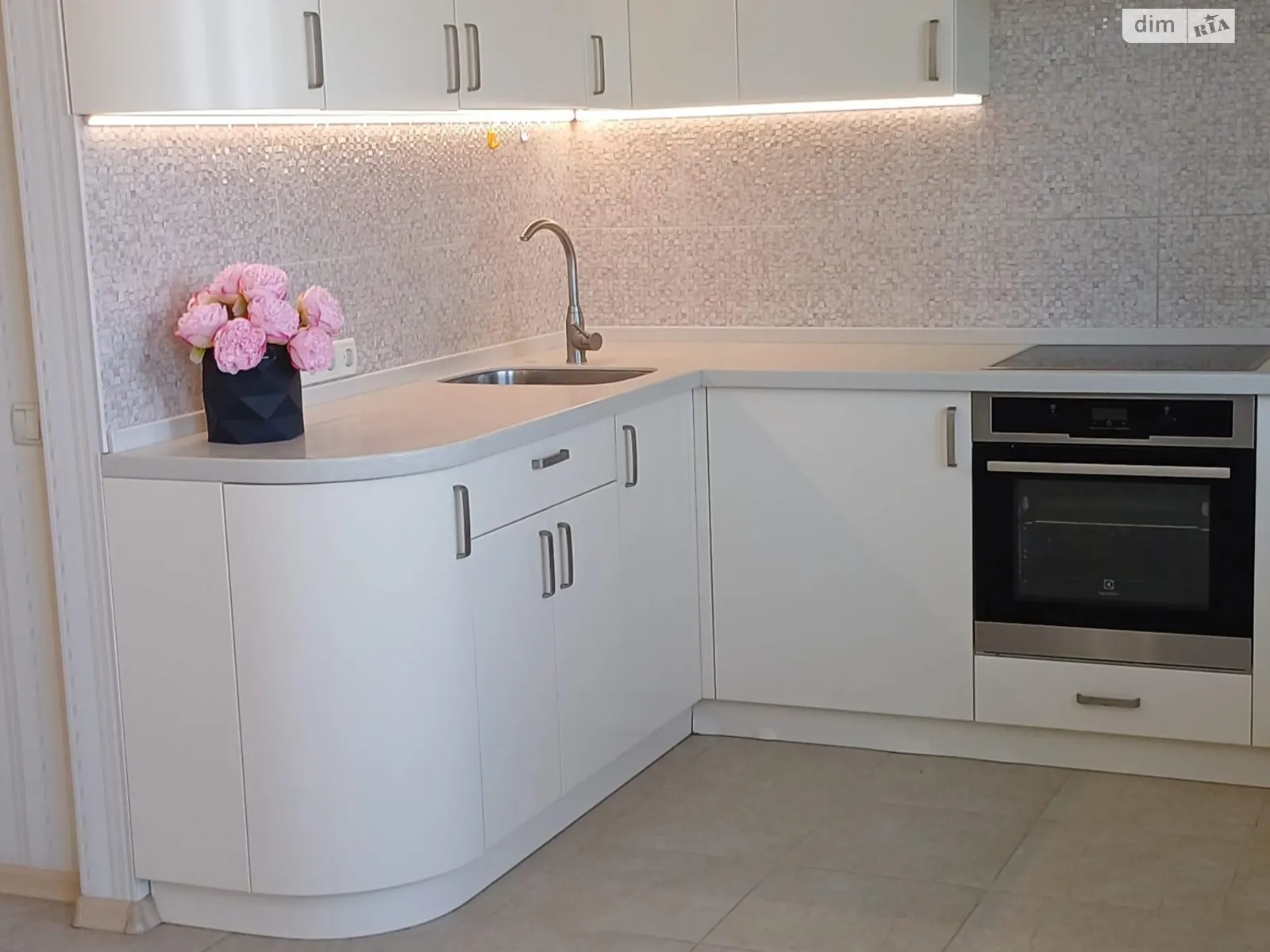 Продается 1-комнатная квартира 33.3 кв. м в Одессе, ул. Академика Сахарова, 50 - фото 1