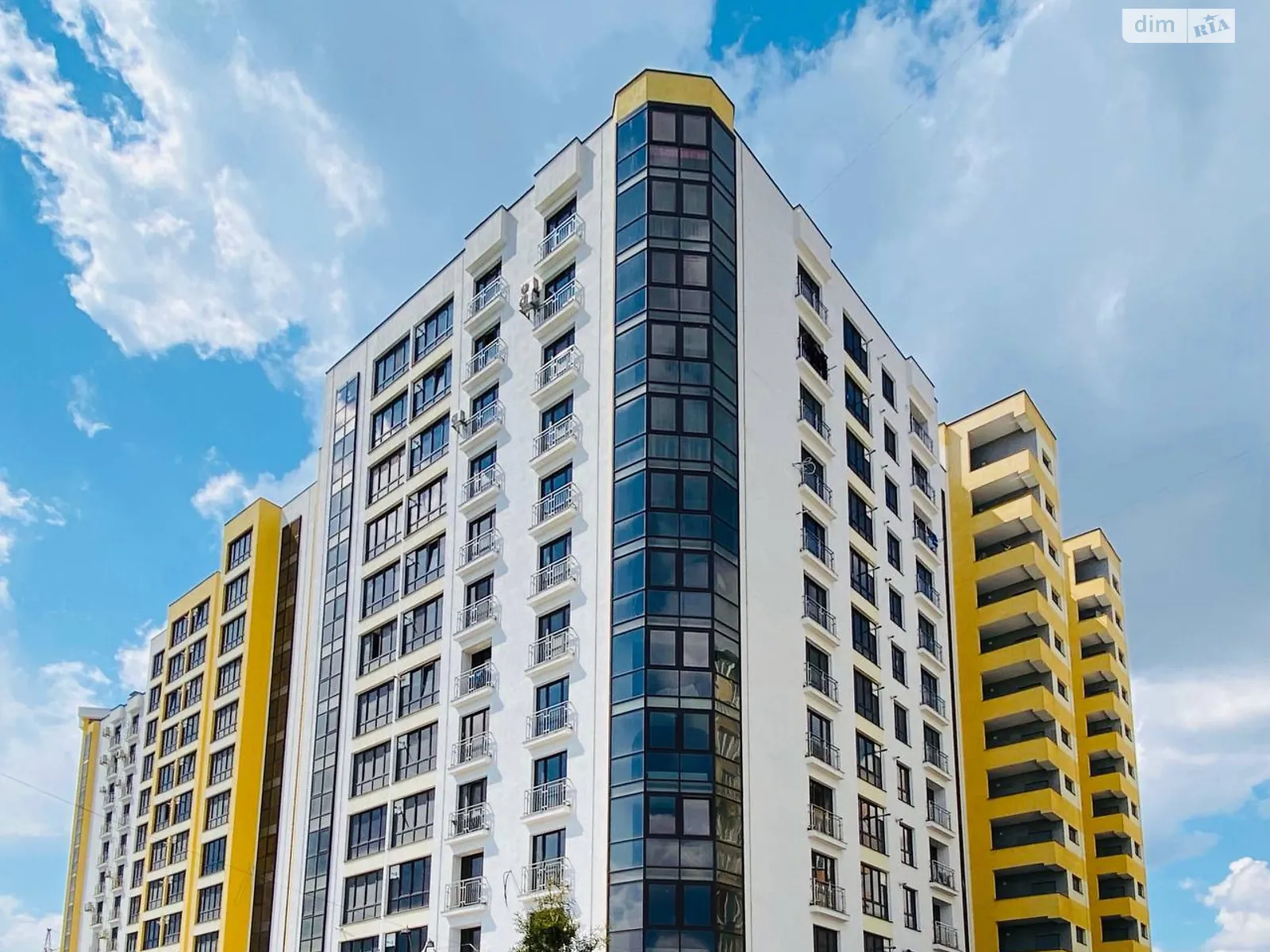 Продается 1-комнатная квартира 46.5 кв. м в Ивано-Франковске, ул. Ивасюка, 84 - фото 1