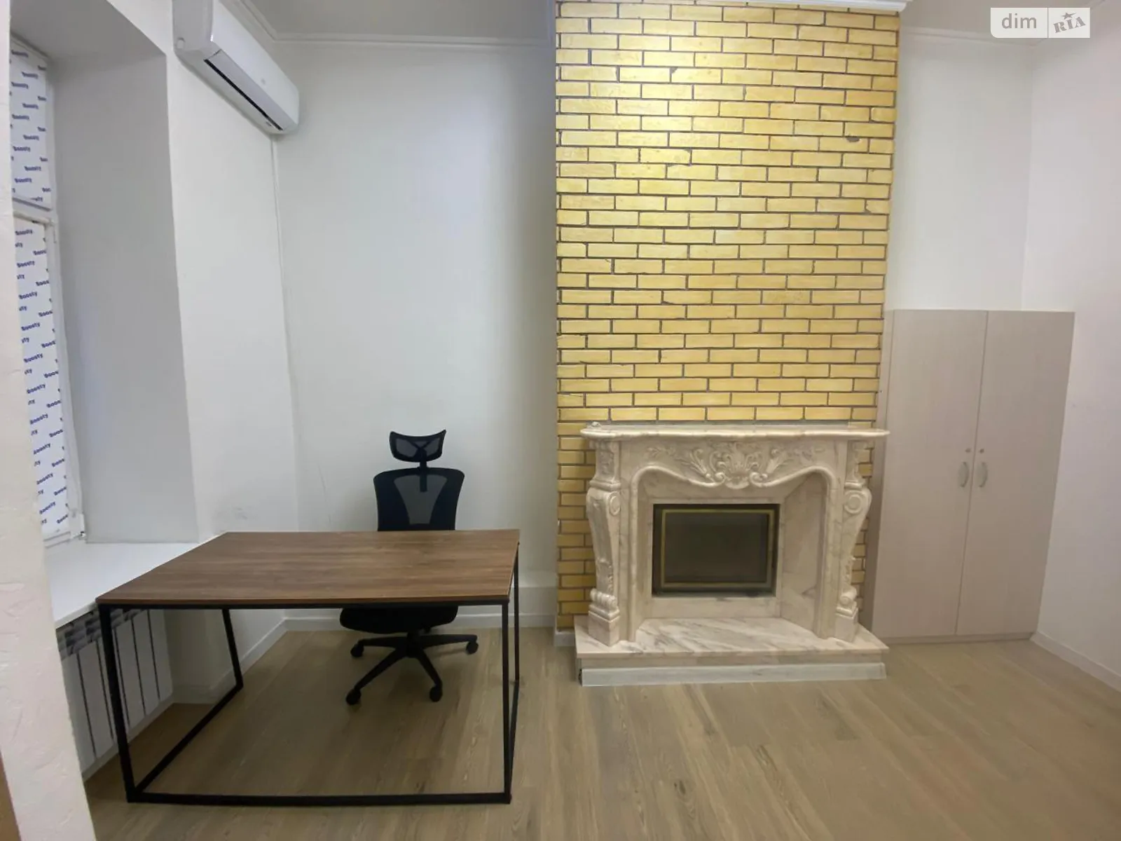 Сдается в аренду офис 140 кв. м в бизнес-центре, цена: 2300 $ - фото 1