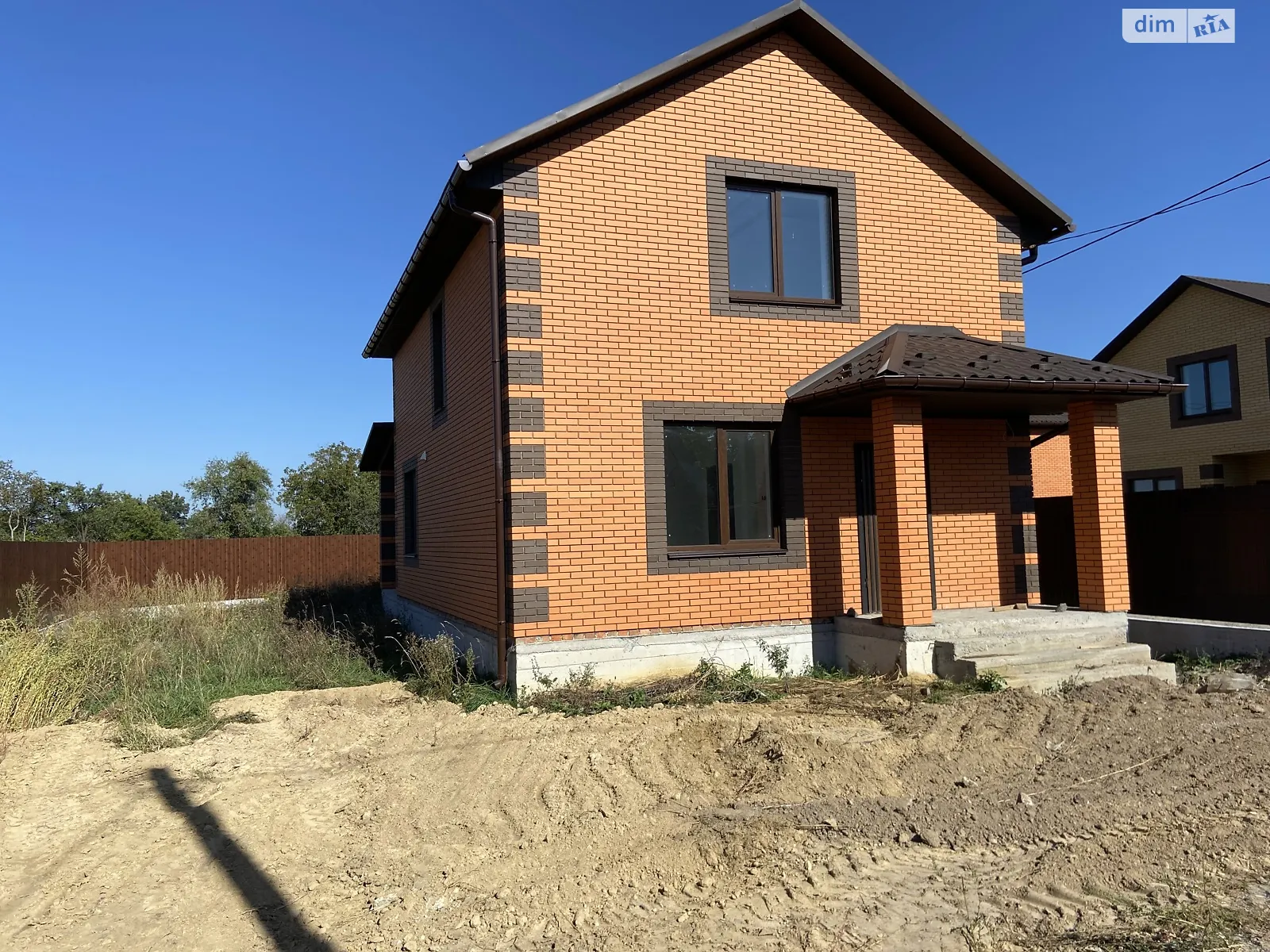 Продается дом на 2 этажа 120 кв. м с камином, цена: 90000 $ - фото 1