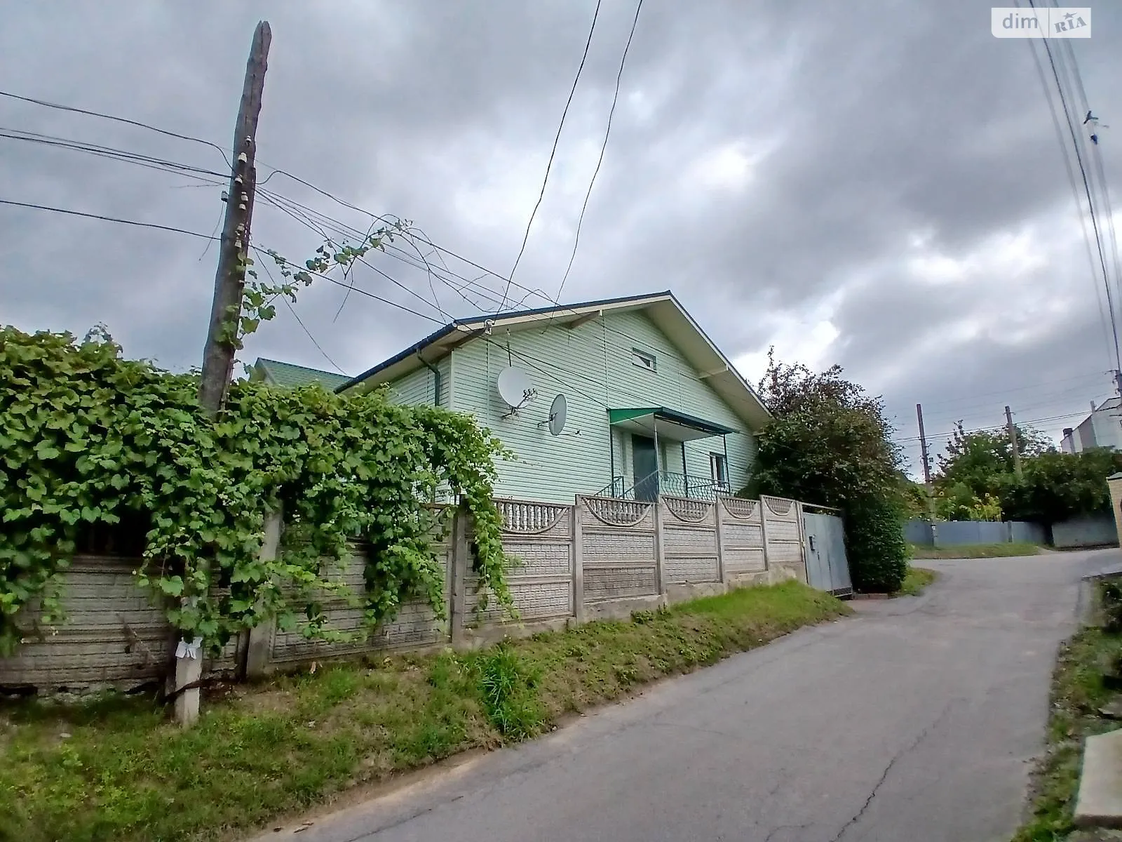 Продается дом на 2 этажа 247.1 кв. м с гаражом, цена: 158000 $ - фото 1