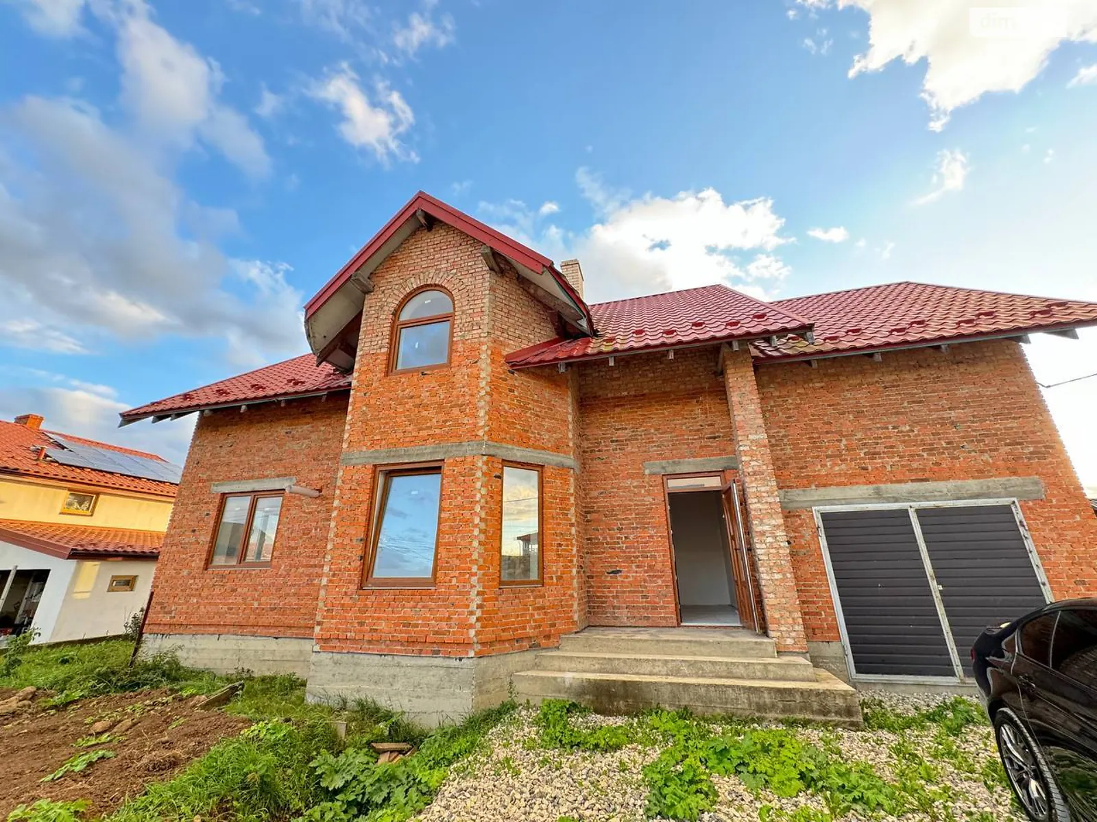 Продается дом на 2 этажа 180 кв. м с садом, цена: 185000 $ - фото 1