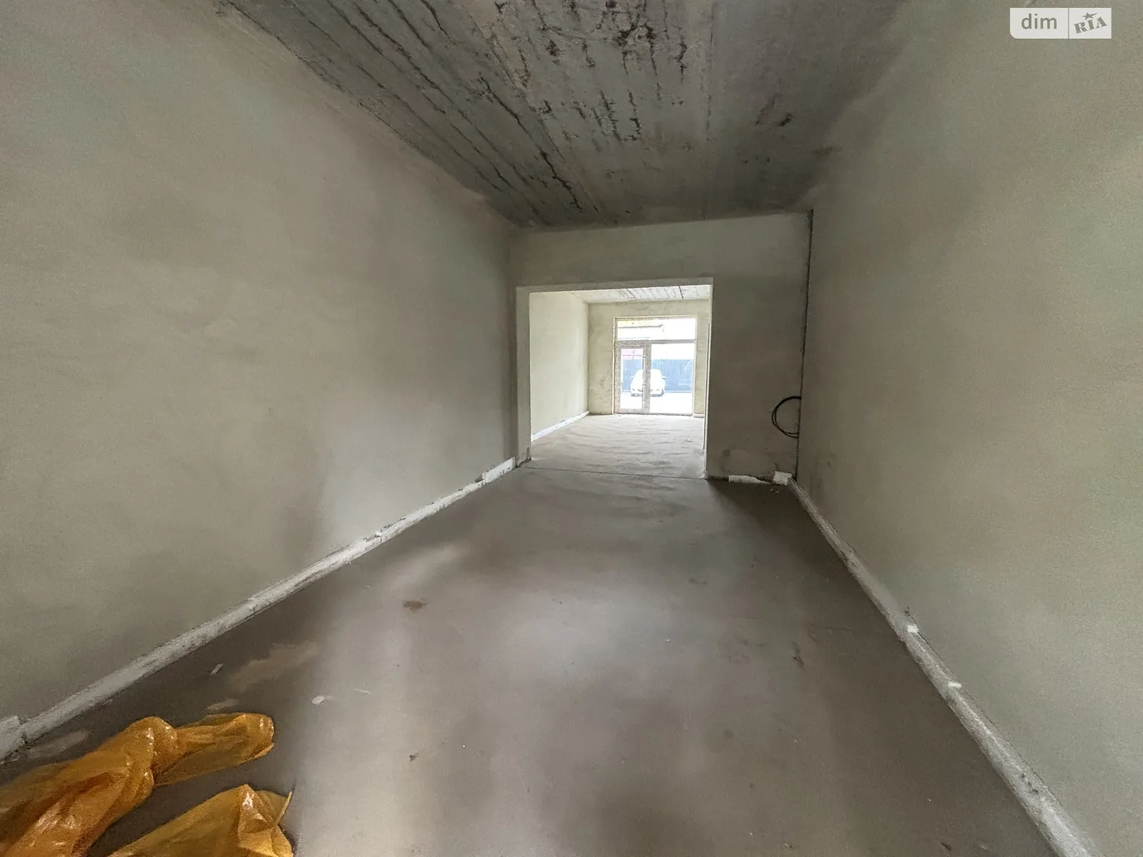 Сдается в аренду офис 56.4 кв. м в бизнес-центре, цена: 564 $ - фото 1