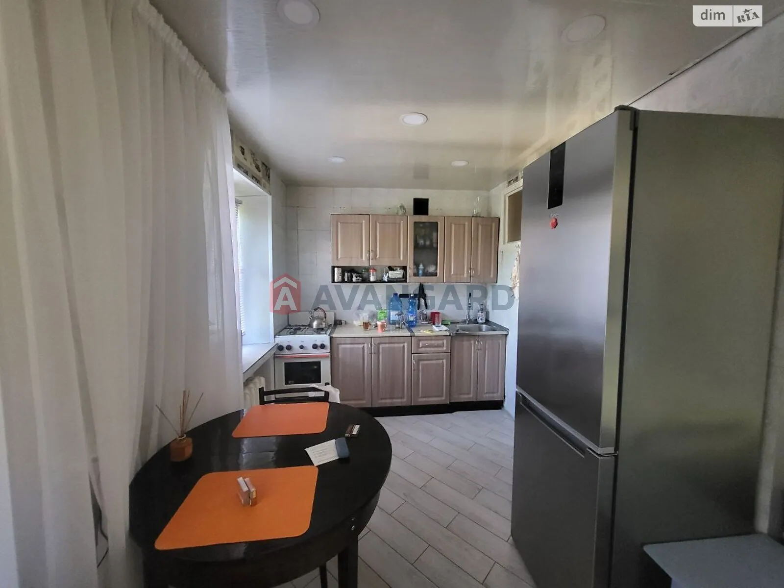 3-кімнатна квартира 56 кв. м у Запоріжжі, просп. Соборний, 156 - фото 1