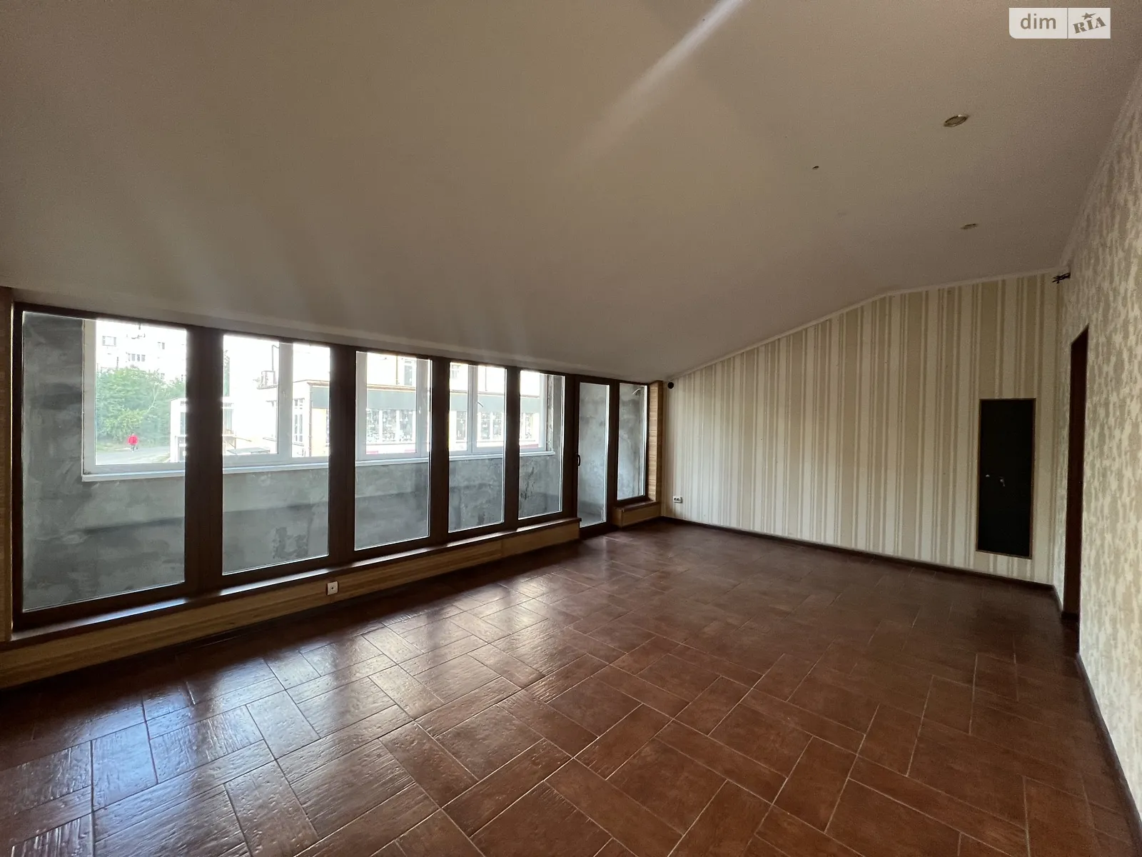 Продается 7-комнатная квартира 218 кв. м в Хмельницком, ул. Зализняка Максима, 4/2 - фото 1