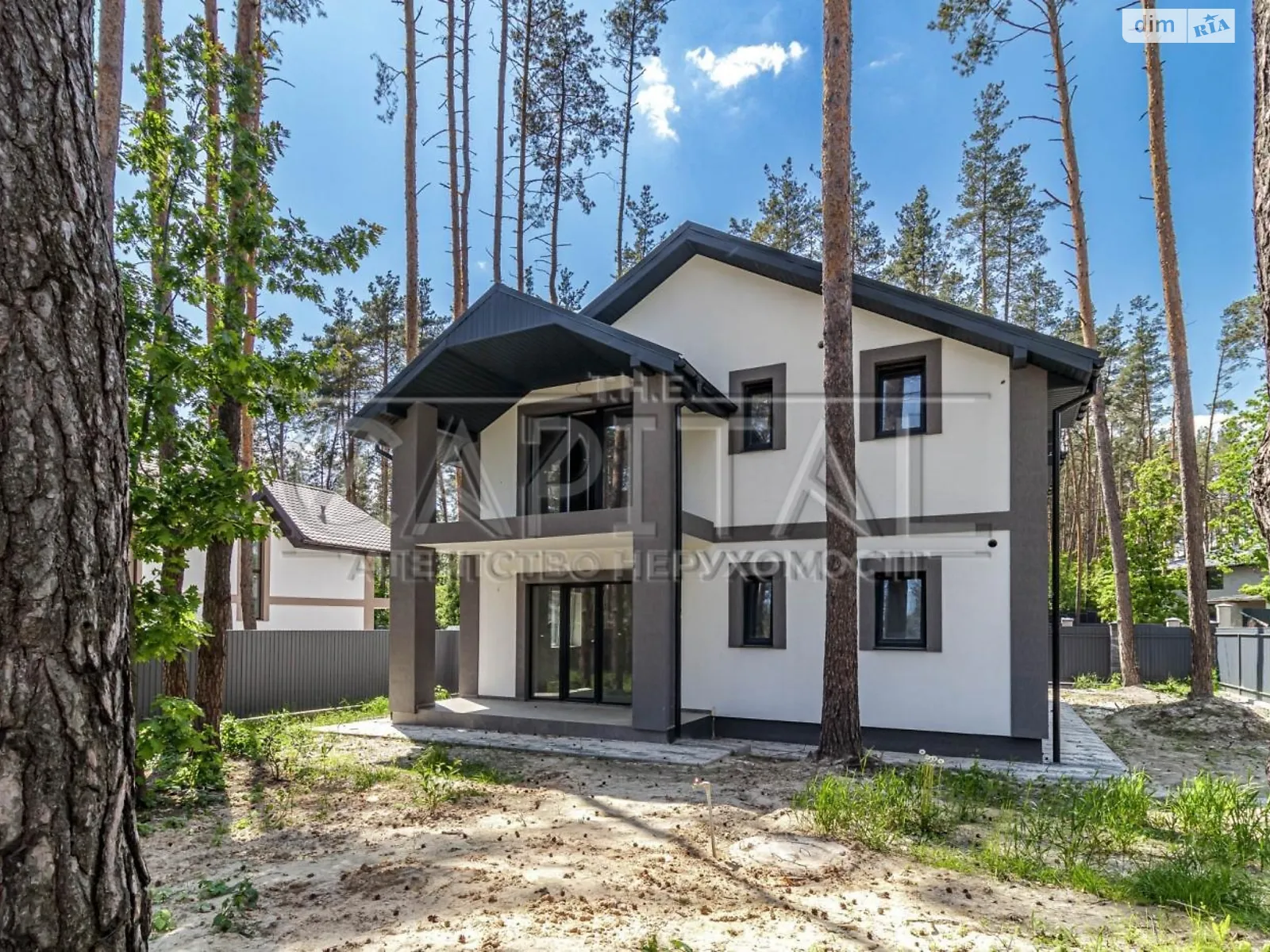 Продается дом на 2 этажа 180 кв. м с бассейном, цена: 128000 $ - фото 1