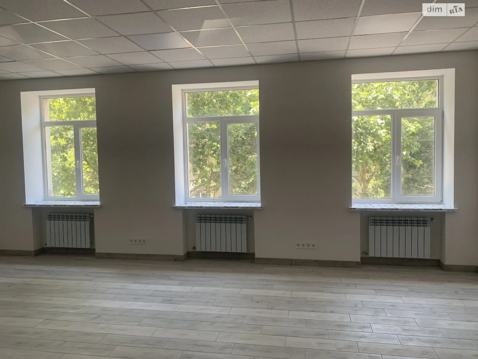 Сдается в аренду офис 250 кв. м в бизнес-центре, цена: 118000 грн - фото 1