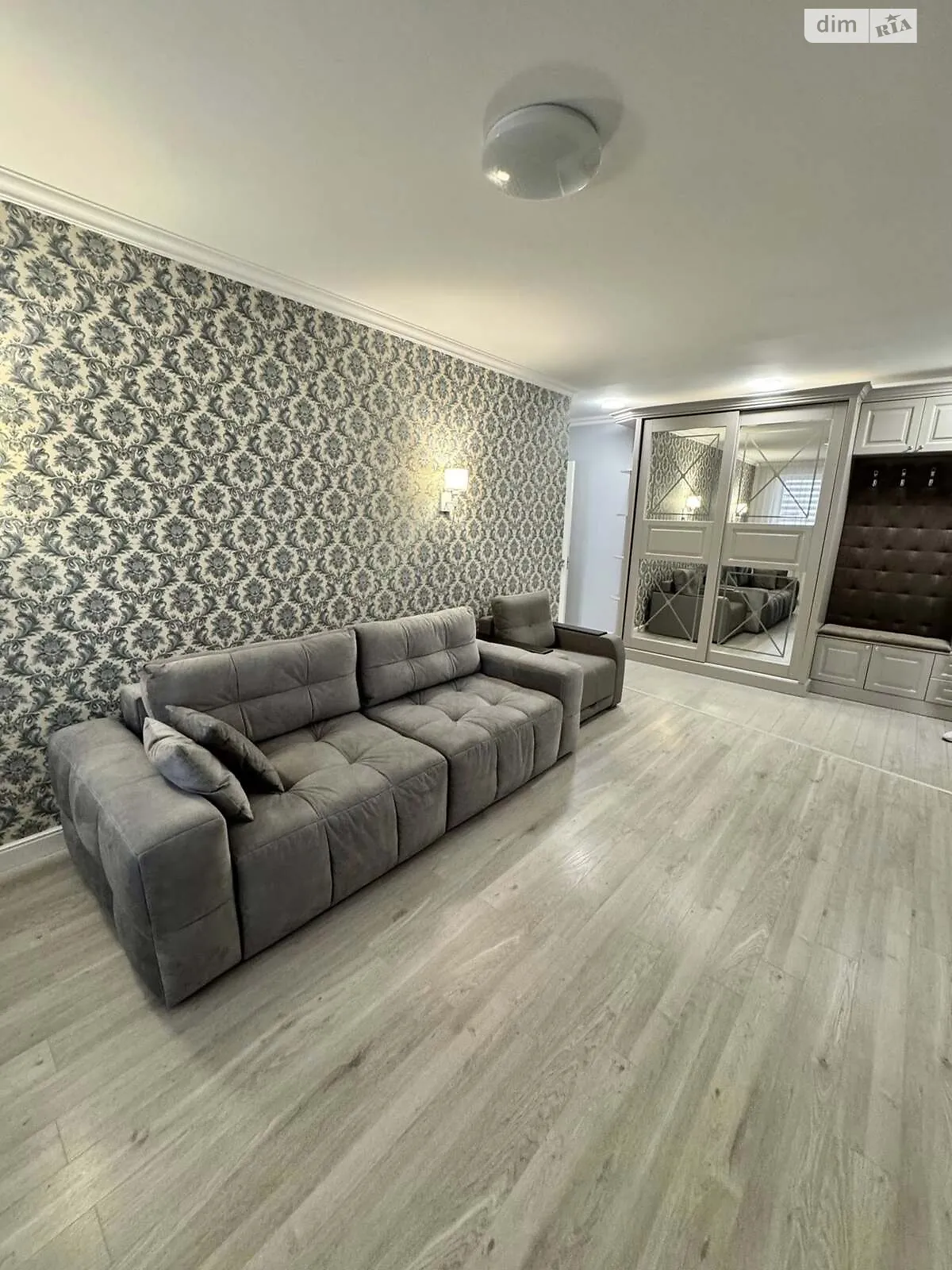 Продается 2-комнатная квартира 63.9 кв. м в Ивано-Франковске, ул. Билозира - фото 1