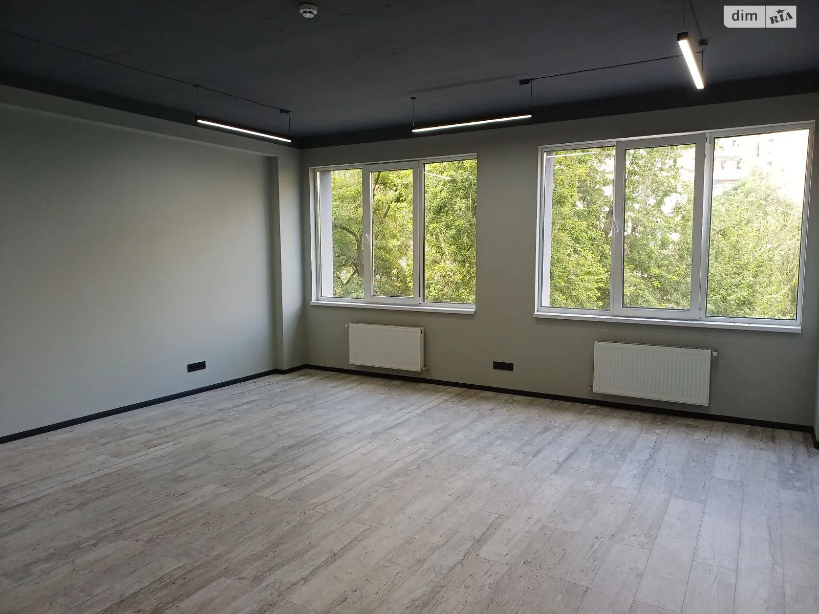 Сдается в аренду офис 111 кв. м в бизнес-центре, цена: 38850 грн - фото 1