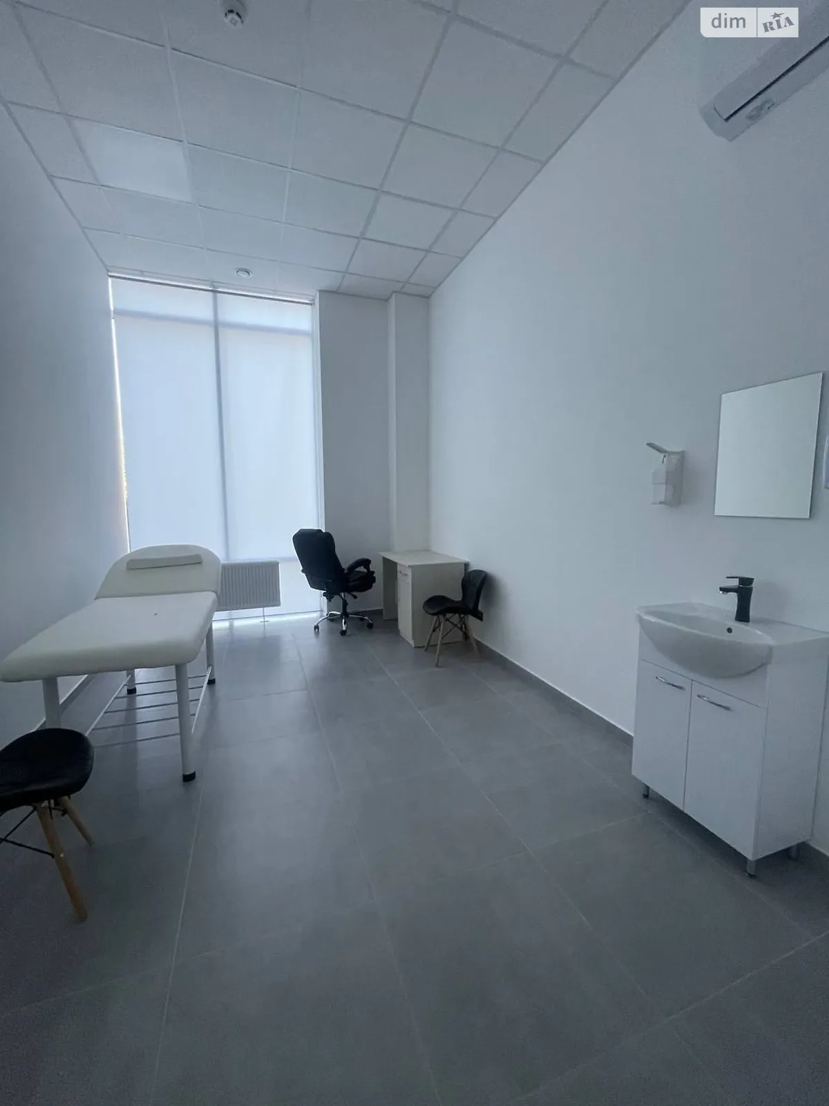 Сдается в аренду помещения свободного назначения 726.5 кв. м в 3-этажном здании, цена: 450 $ - фото 1