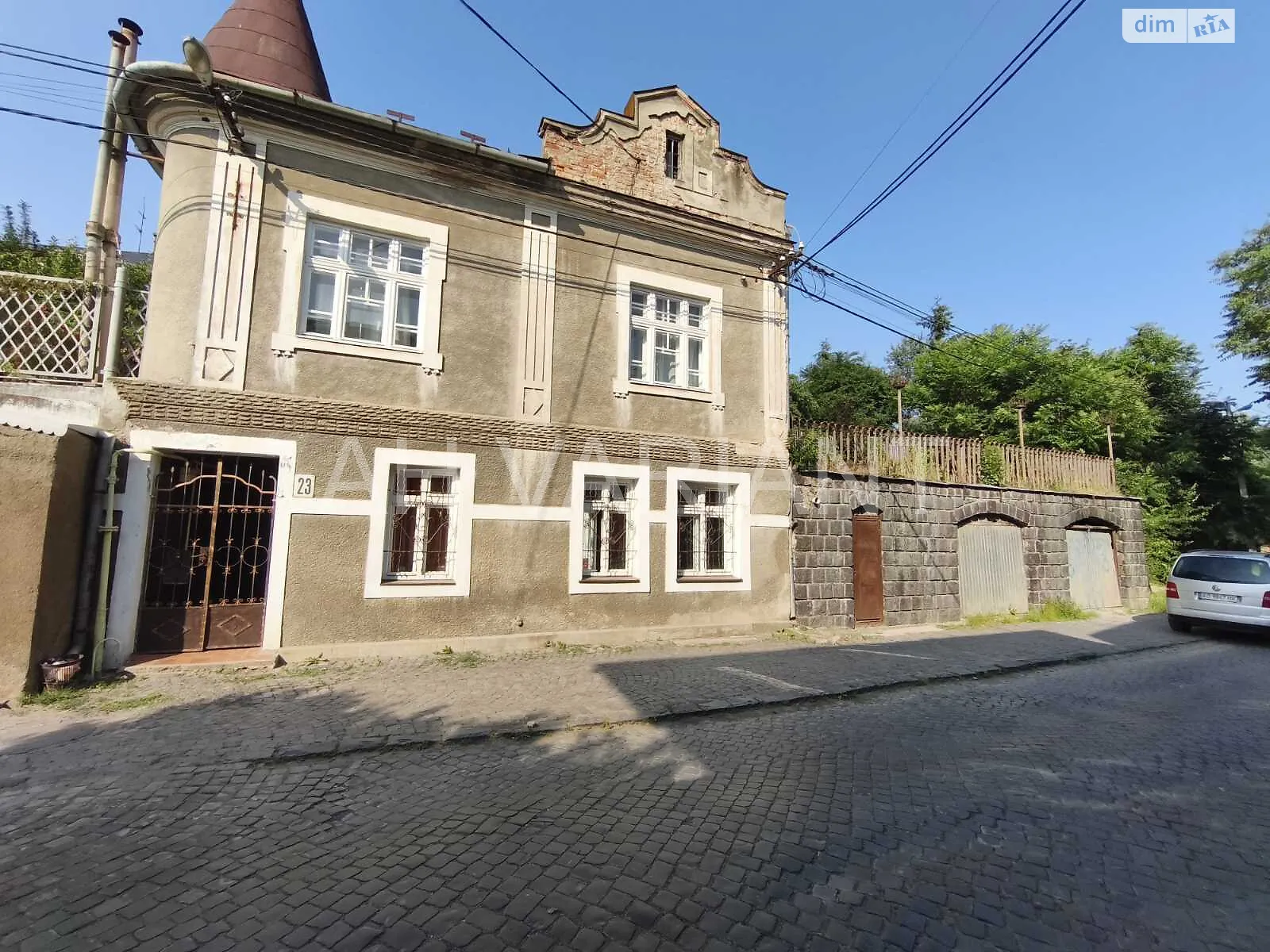 Продается дом на 2 этажа 95 кв. м с садом, цена: 350000 $ - фото 1