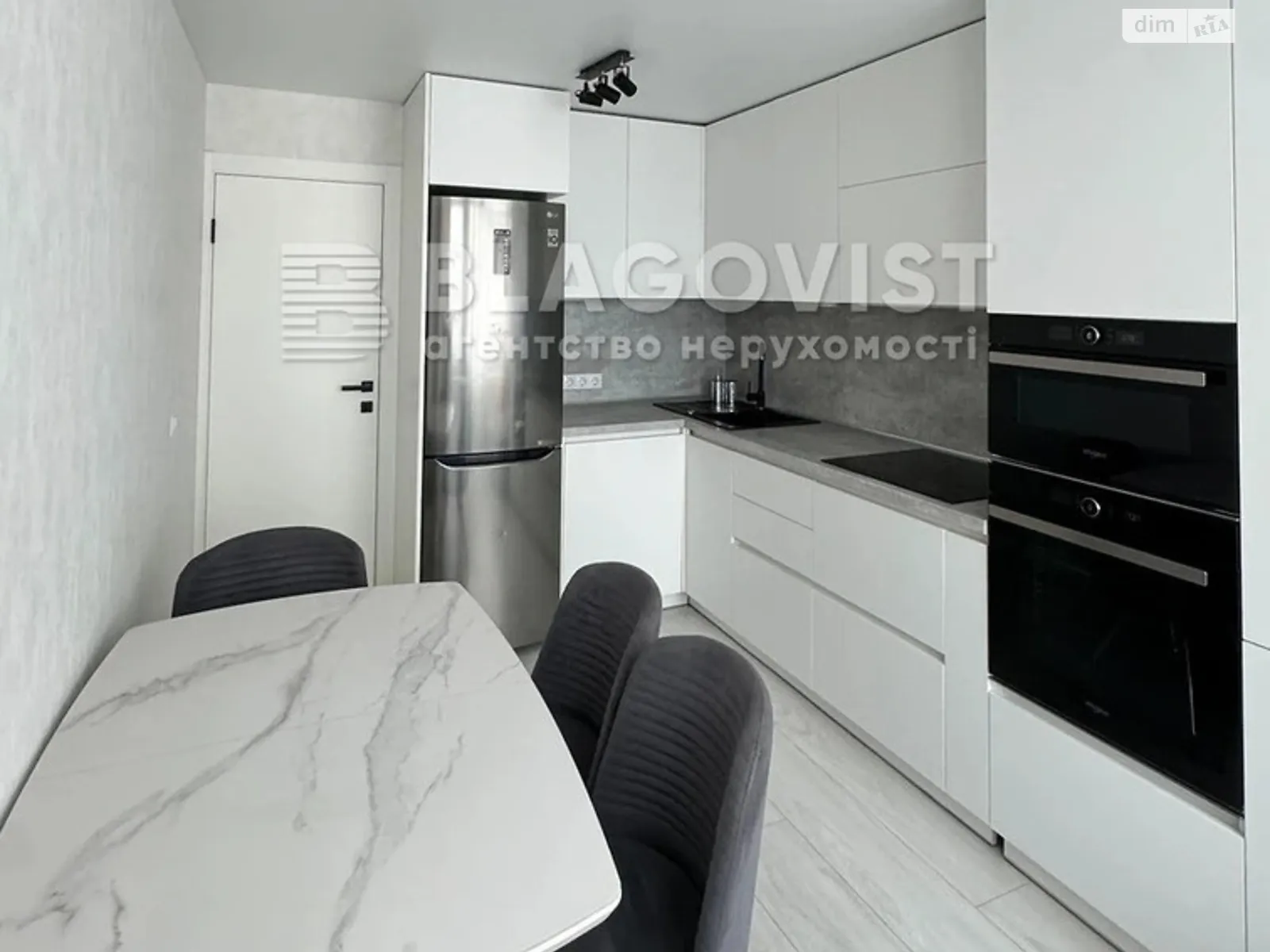 Продается 1-комнатная квартира 42.4 кв. м в Киеве, вул. Урловская, 23 - фото 1