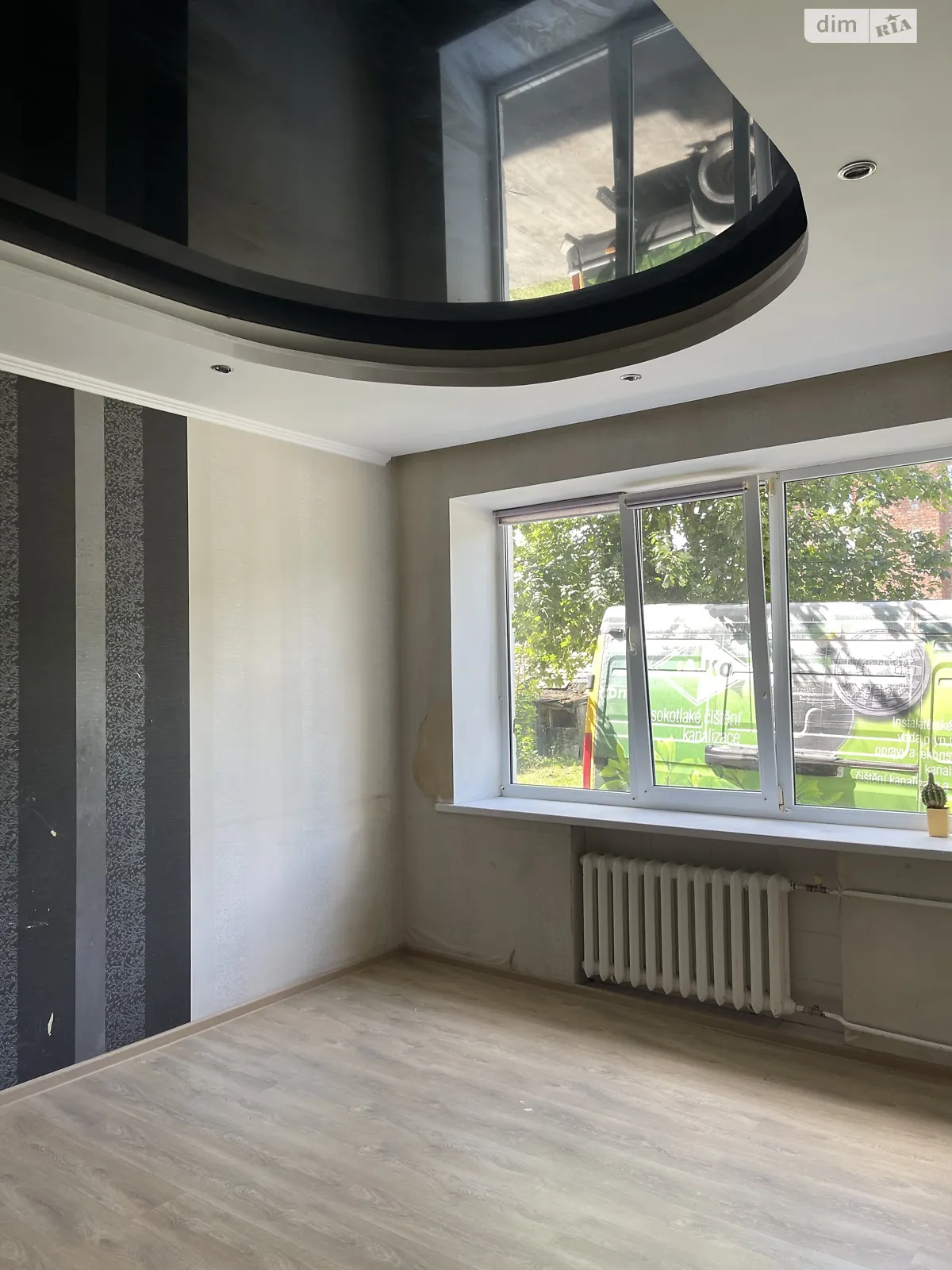 Продається 3-кімнатна квартира 69.4 кв. м у Старокостянтинові, вул. Миру - фото 1