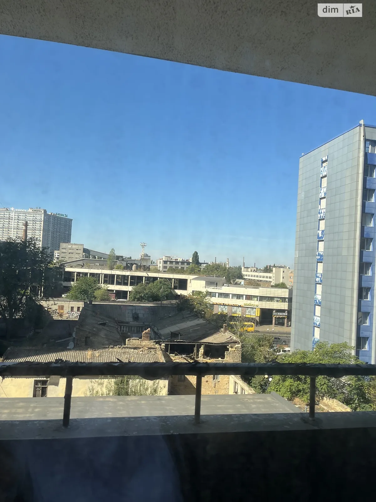 Продается 1-комнатная квартира 32 кв. м в Одессе, пер. Среднефонтанский, 1А - фото 1