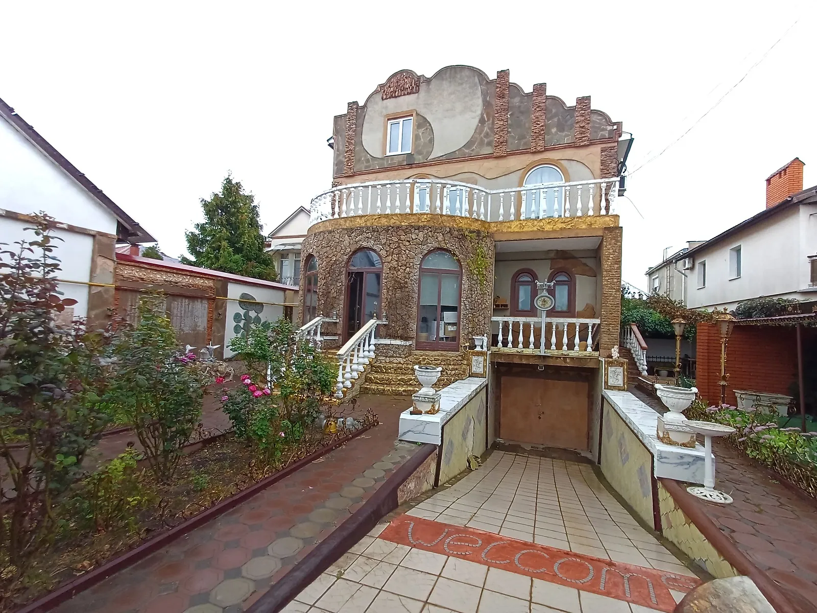 Продается дом на 2 этажа 307.9 кв. м с террасой, цена: 195000 $ - фото 1