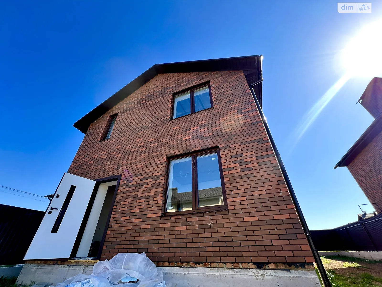 Продается дом на 2 этажа 107 кв. м с участком, цена: 89000 $ - фото 1