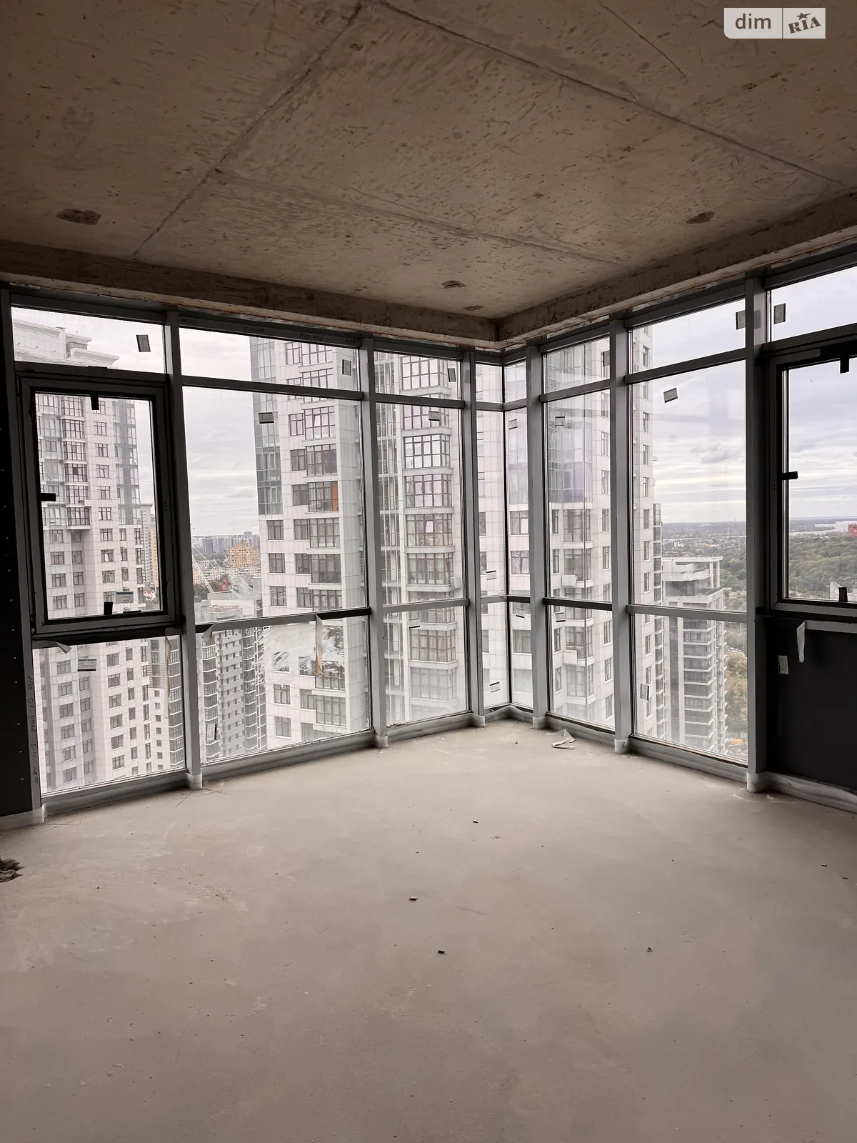 Продается 5-комнатная квартира 300 кв. м в Киеве, ул. Андрея Верхогляда(Драгомирова), 17 - фото 1