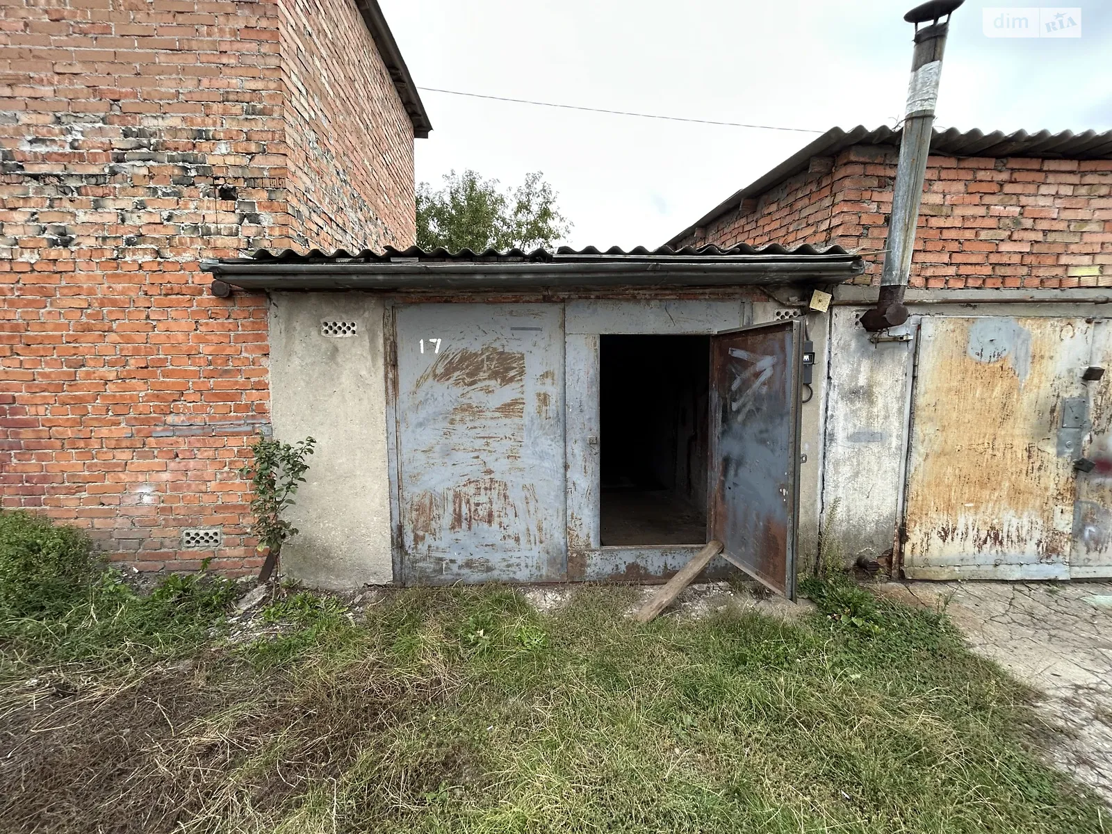 Продается отдельно стоящий гараж под легковое авто на 23.9 кв. м, цена: 4000 $ - фото 1