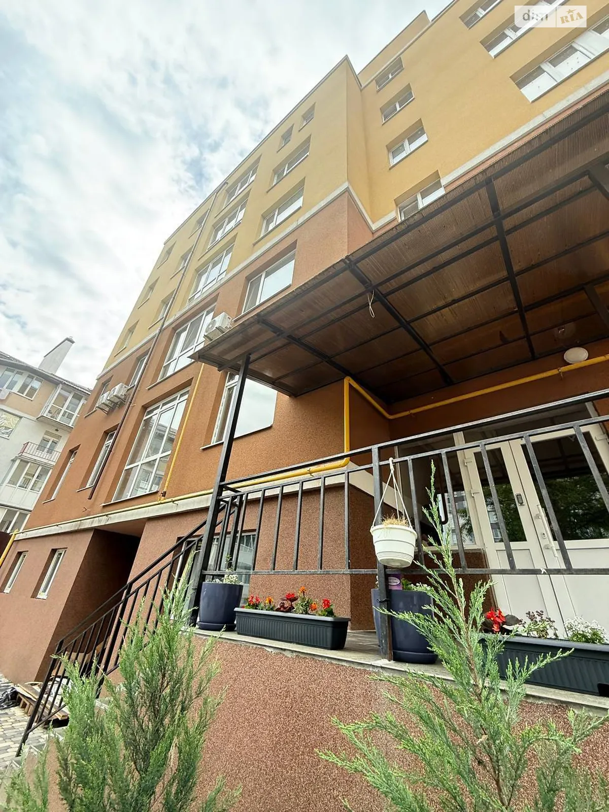 Продается 2-комнатная квартира 52.9 кв. м в Ирпене, ул. Николая Сингаевского(Ново-Оскольская), 10 - фото 1