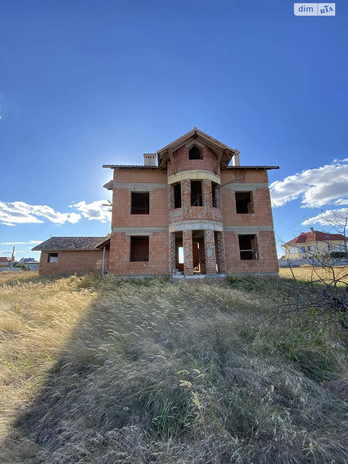 Продается дом на 2 этажа 200 кв. м с баней/сауной, цена: 75000 $ - фото 1