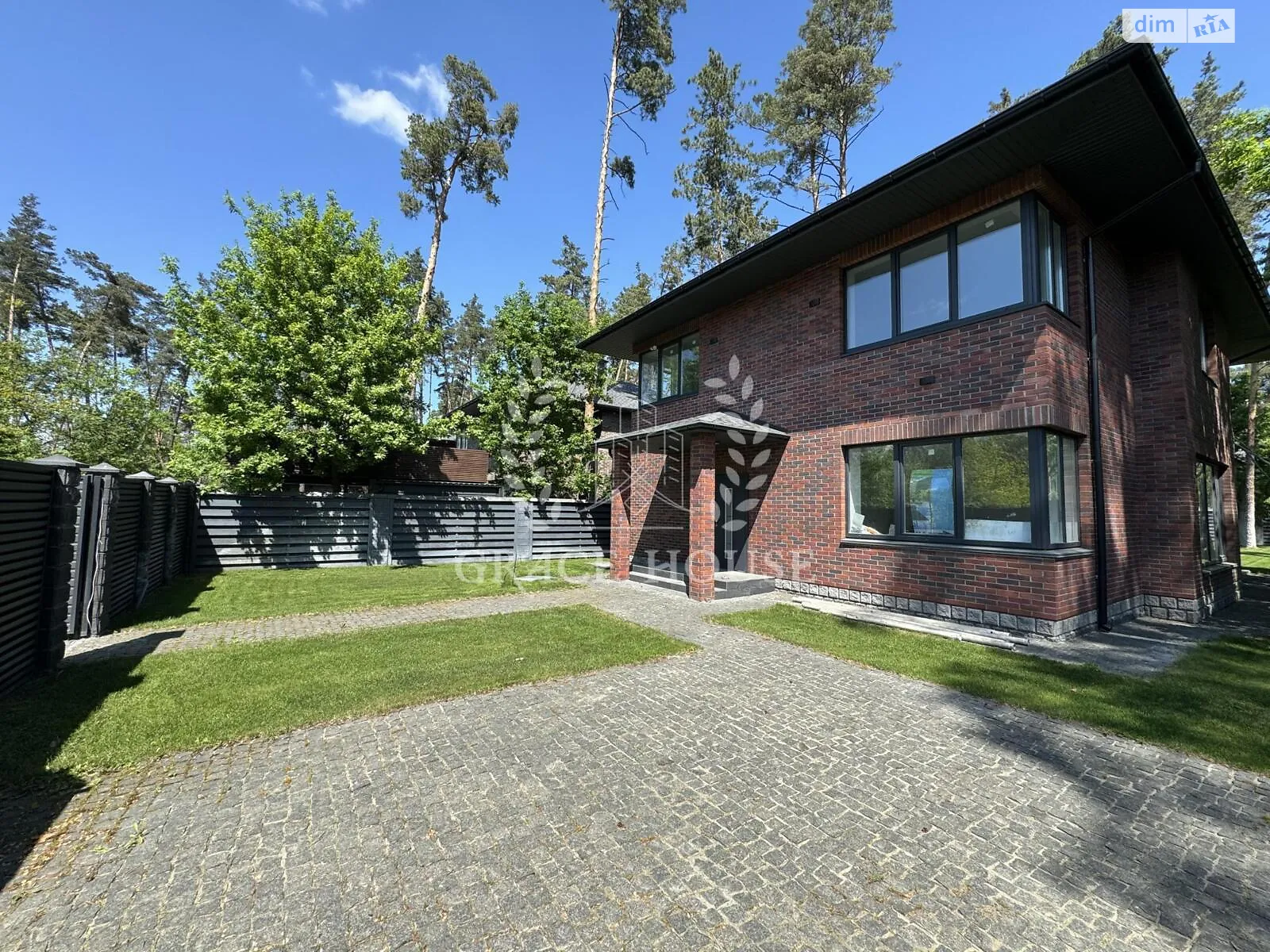 Продается дом на 2 этажа 250 кв. м с мебелью, цена: 450000 $ - фото 1