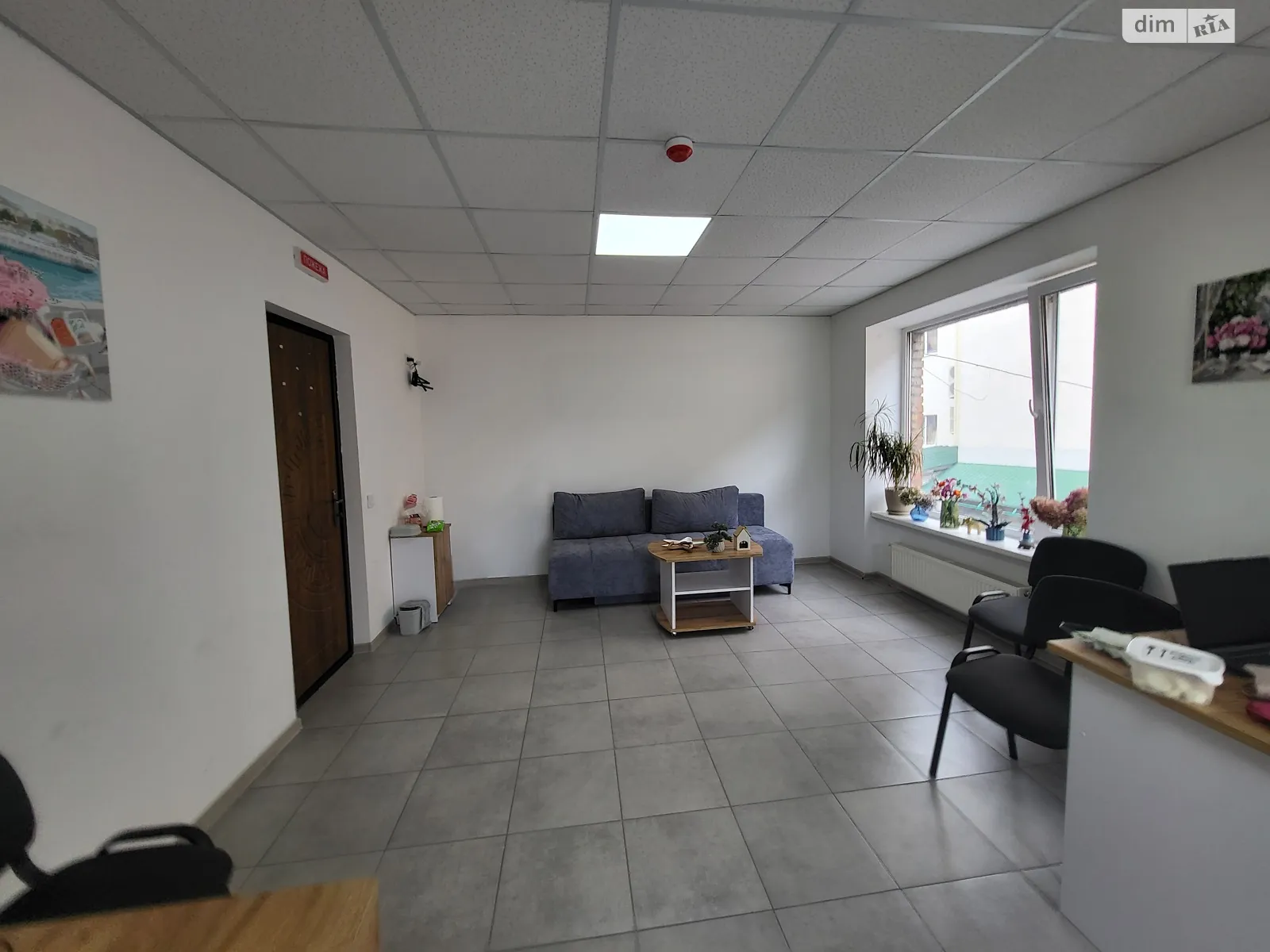 Сдается в аренду офис 22 кв. м в бизнес-центре, цена: 7400 грн - фото 1