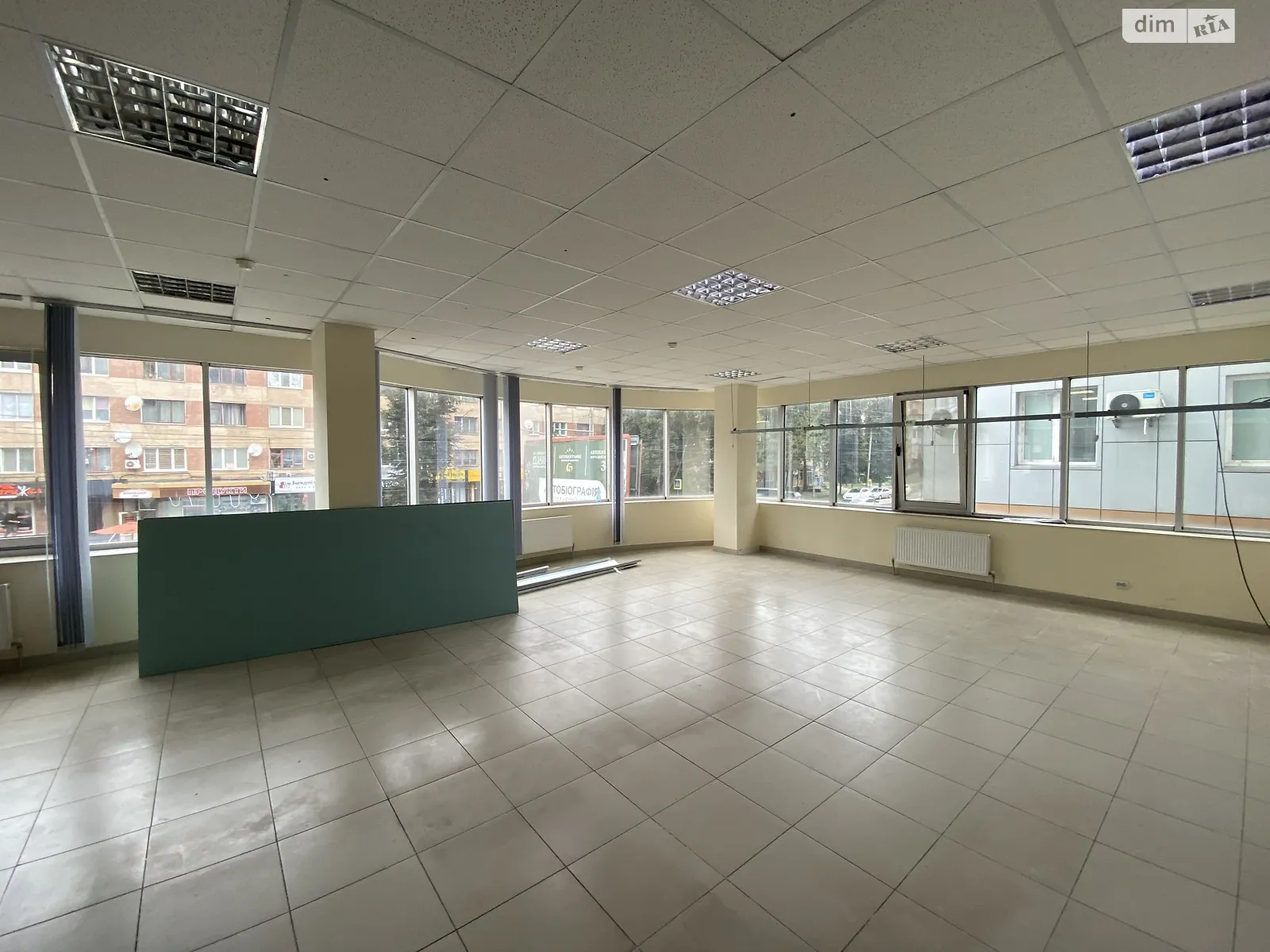 Сдается в аренду офис 155 кв. м в бизнес-центре, цена: 34000 грн - фото 1