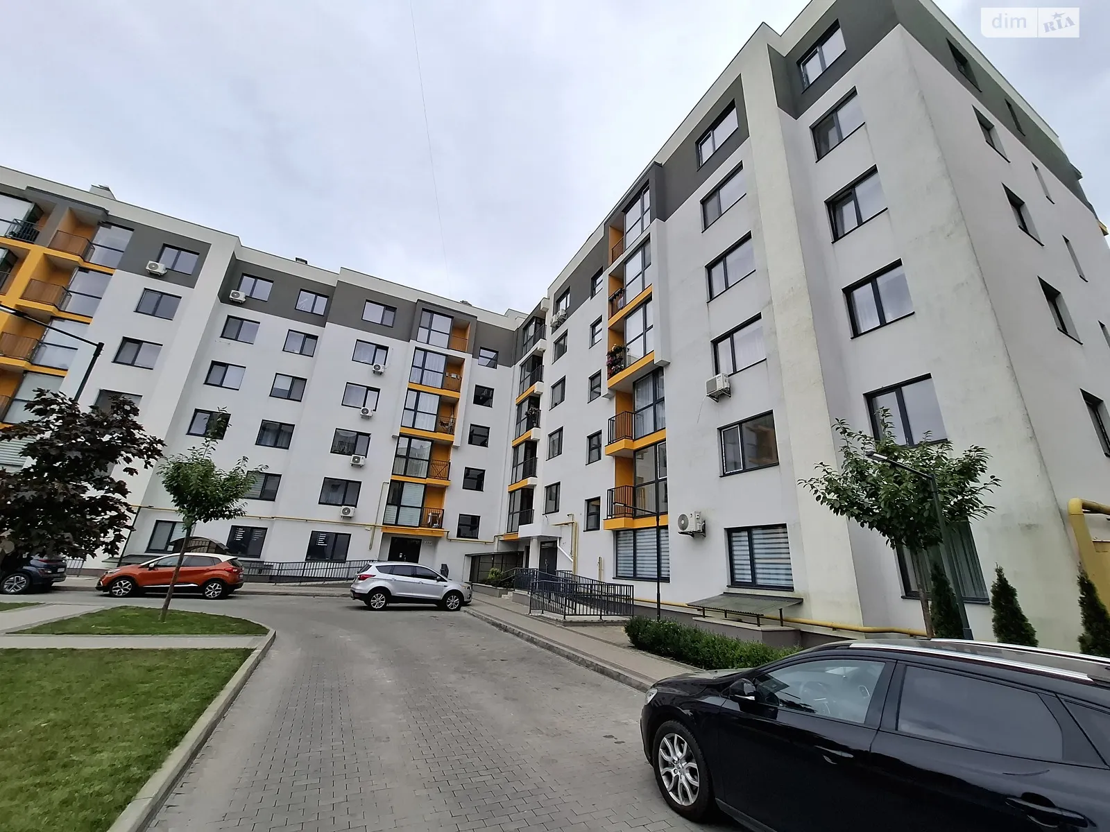 Продается 2-комнатная квартира 63.5 кв. м в Березиной, ул. Радужная, 100 - фото 1