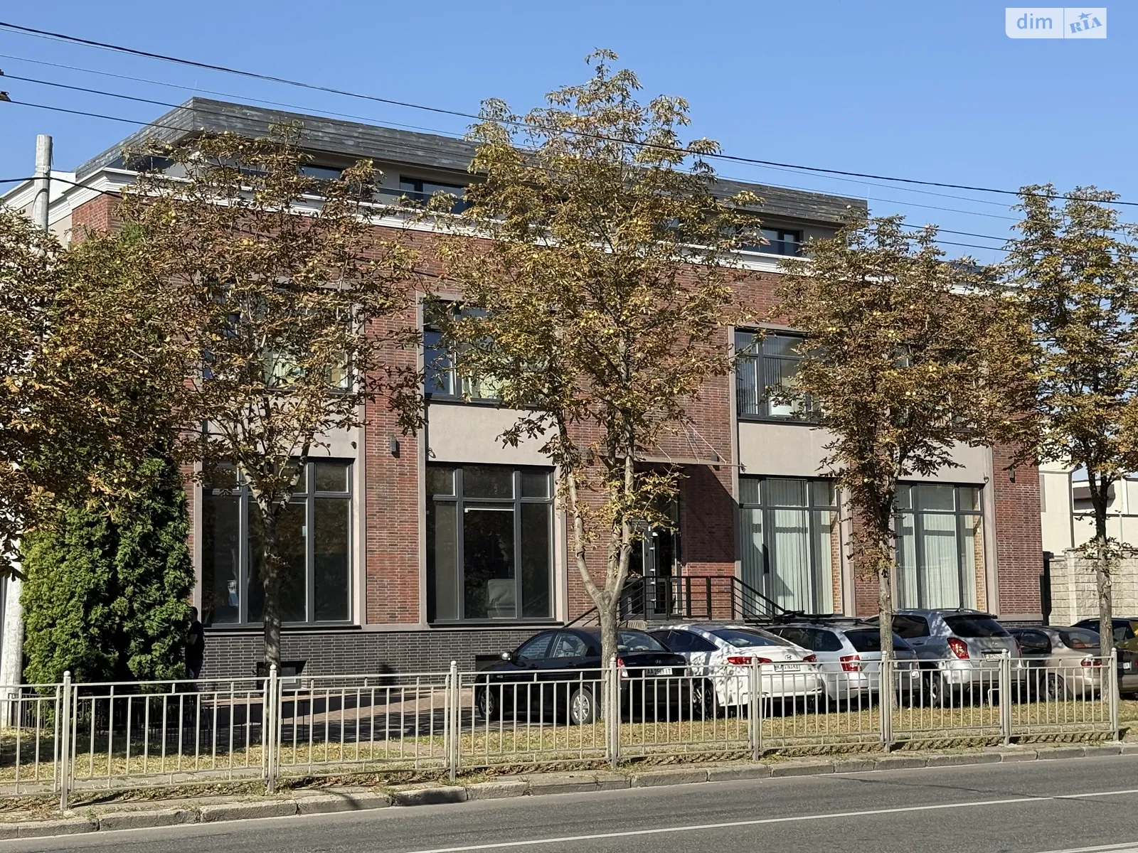 Сдается в аренду офис 127 кв. м в бизнес-центре, цена: 48600 грн - фото 1