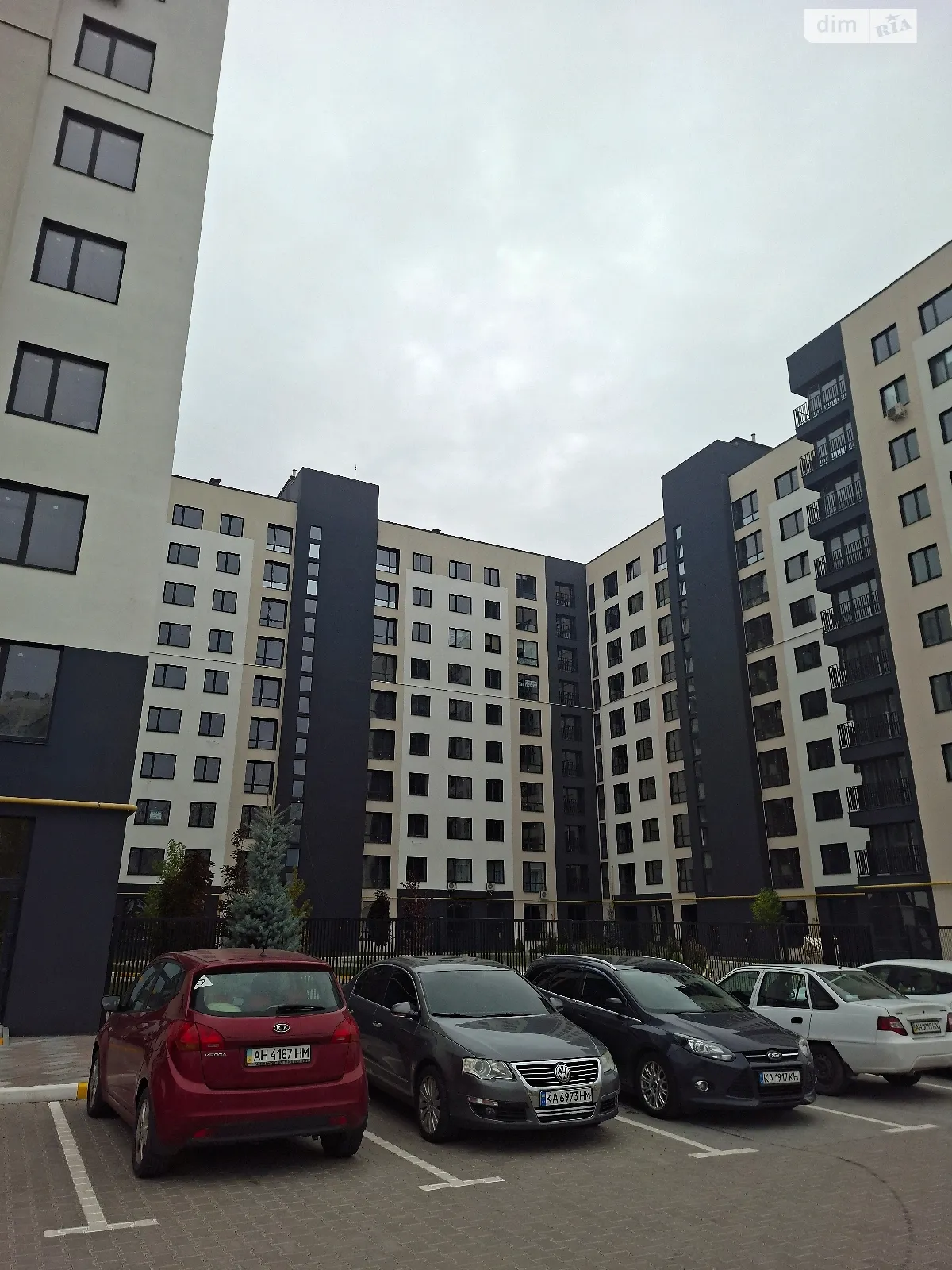 Продается 1-комнатная квартира 42 кв. м в Буче, ул. Ивана Кожедуба, 8 - фото 1