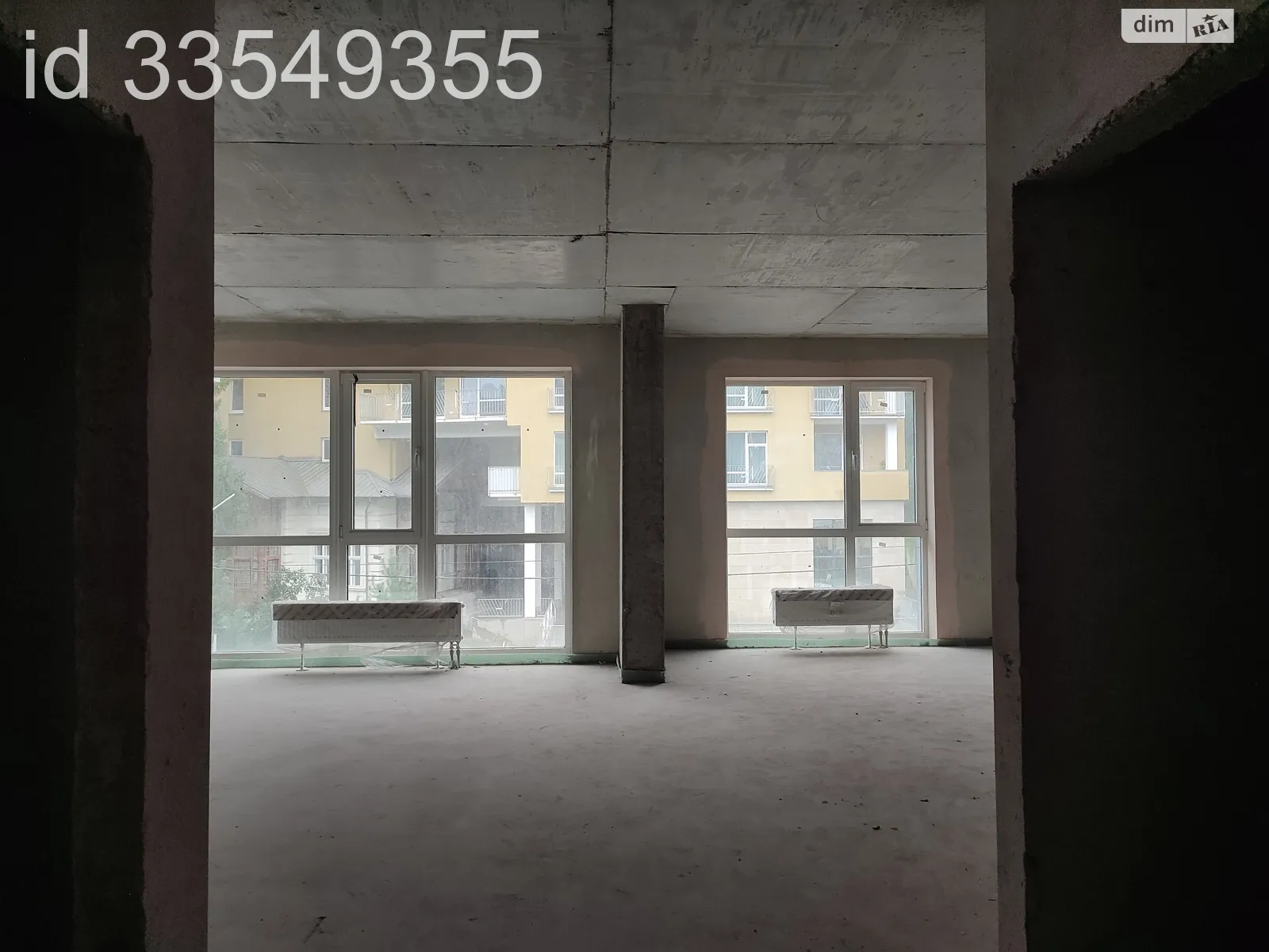 Продается 1-комнатная квартира 72.4 кв. м в Львове, ул. Ярославенко - фото 1