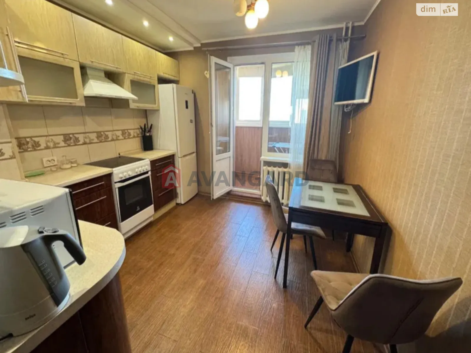 Продается 2-комнатная квартира 70 кв. м в Киеве, ул. Белицкая, 18 - фото 1