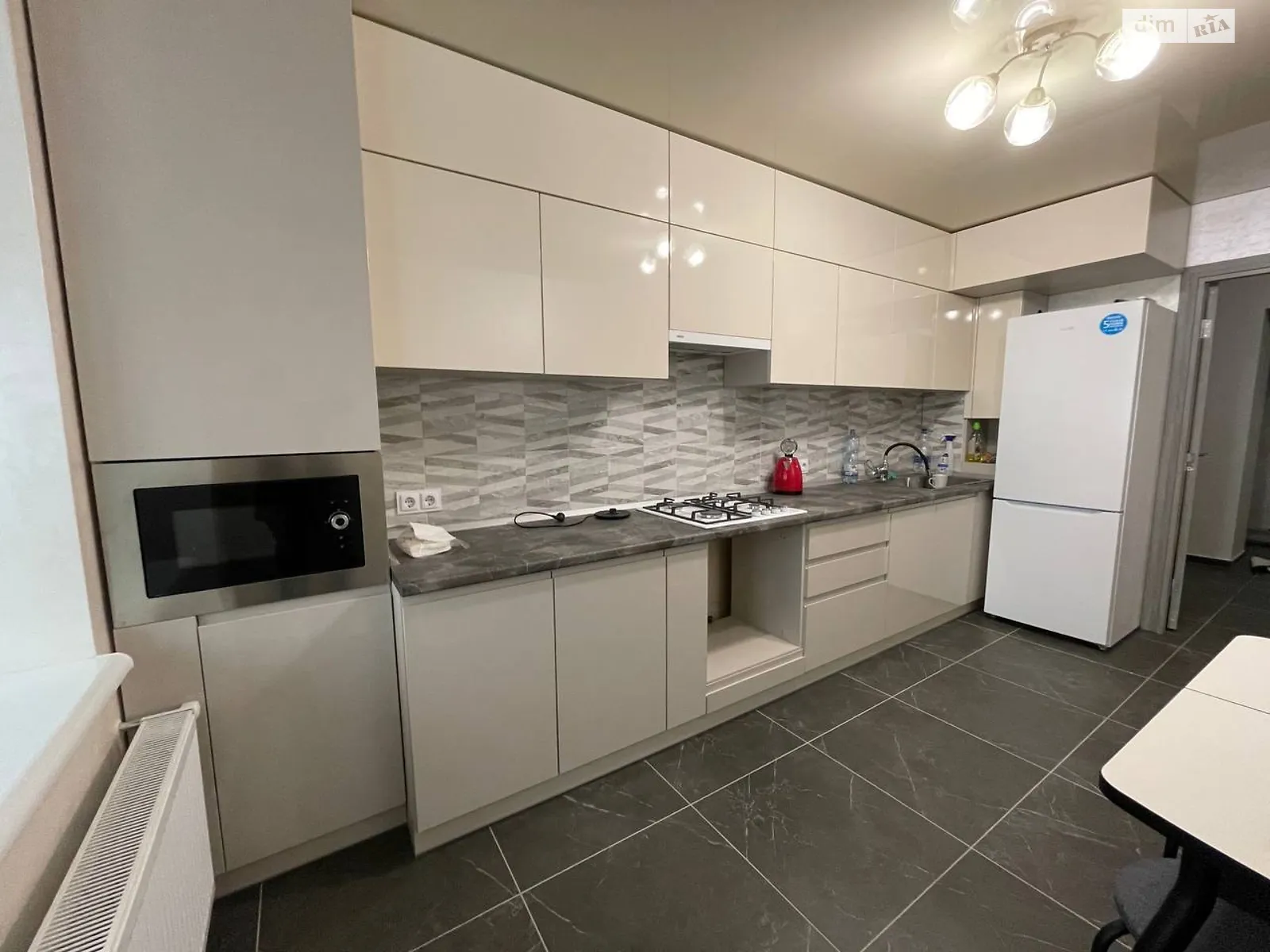 3-комнатная квартира 85 кв. м в Тернополе, ул. Микулинецкая - фото 1