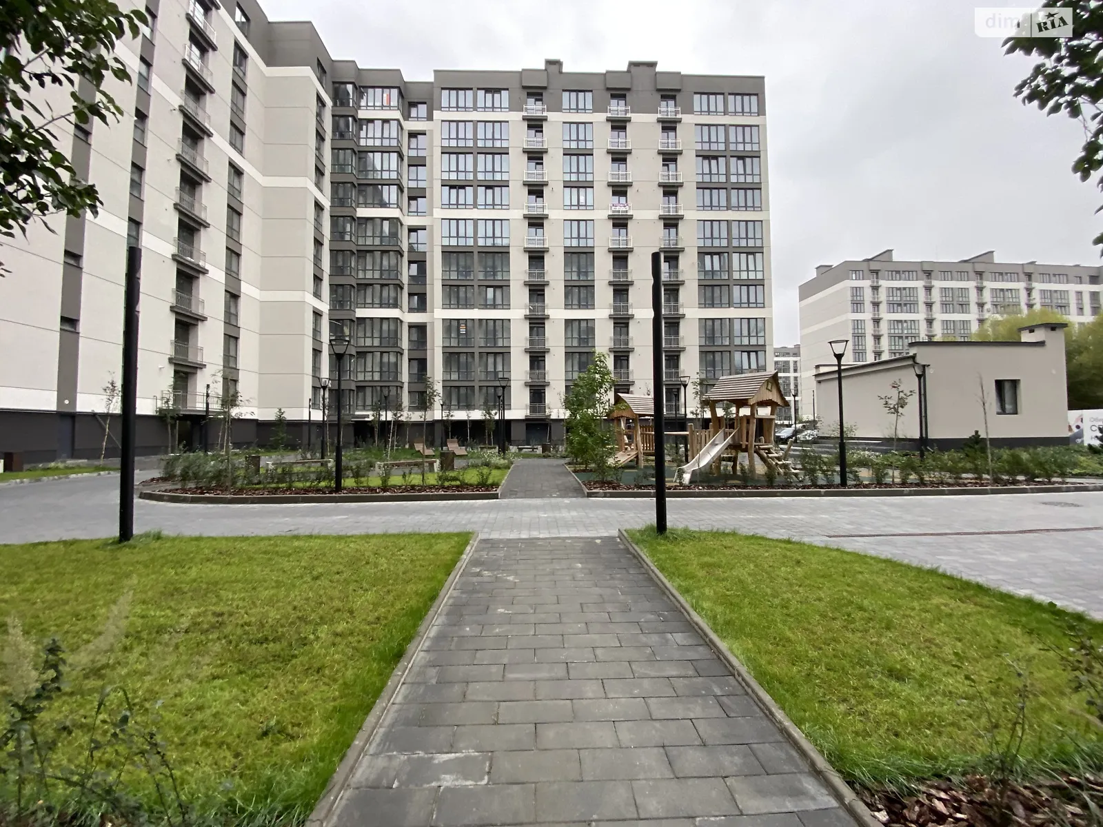 Продается 2-комнатная квартира 64.5 кв. м в Ивано-Франковске, ул. Довженко А., 31 - фото 1