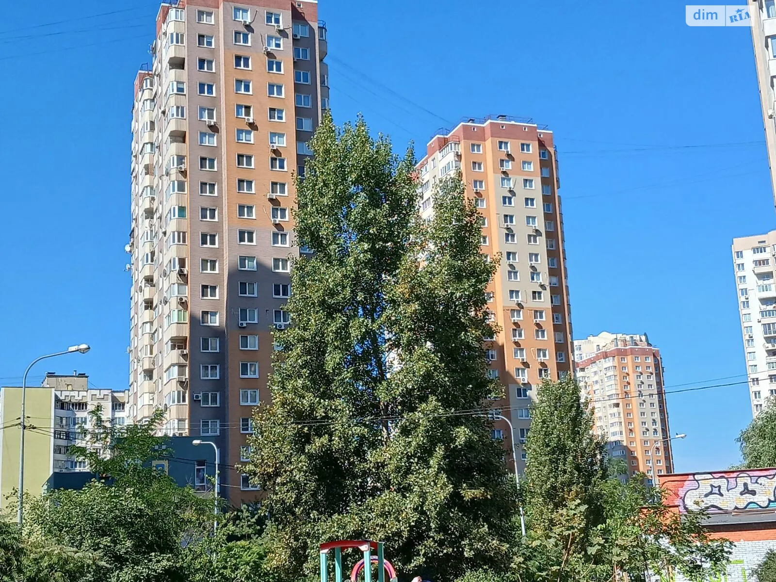 Продается 2-комнатная квартира 70 кв. м в Киеве, ул. Николая Лаврухина, 10 - фото 1