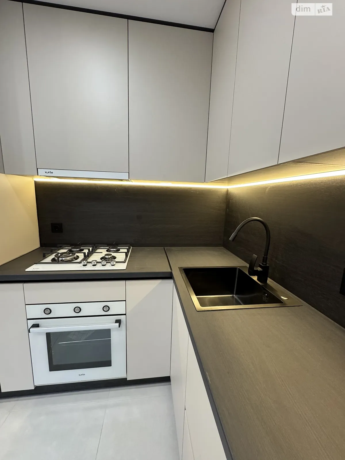 3-кімнатна квартира 86 кв. м у Тернополі, вул. Сахарова Андрія Академіка, 10 - фото 1