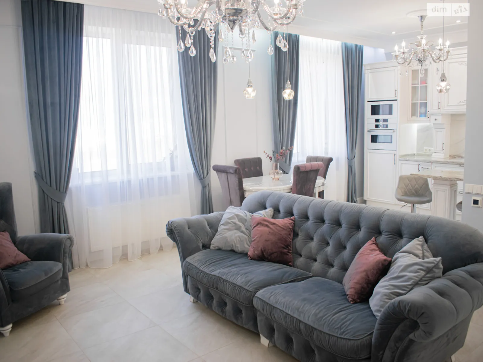 Продается 3-комнатная квартира 117 кв. м в Киеве, пер. Лабораторный - фото 1