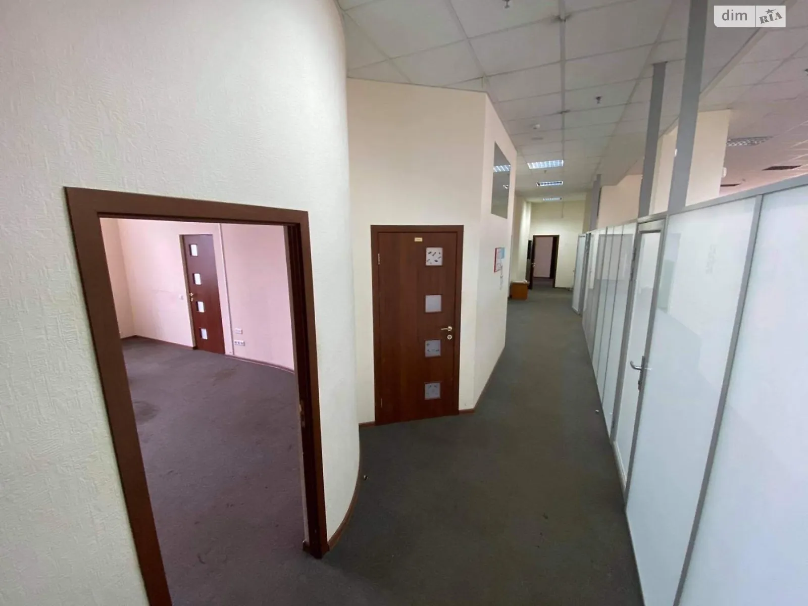 Продается офис 672.4 кв. м в бизнес-центре, цена: 1210320 $ - фото 1